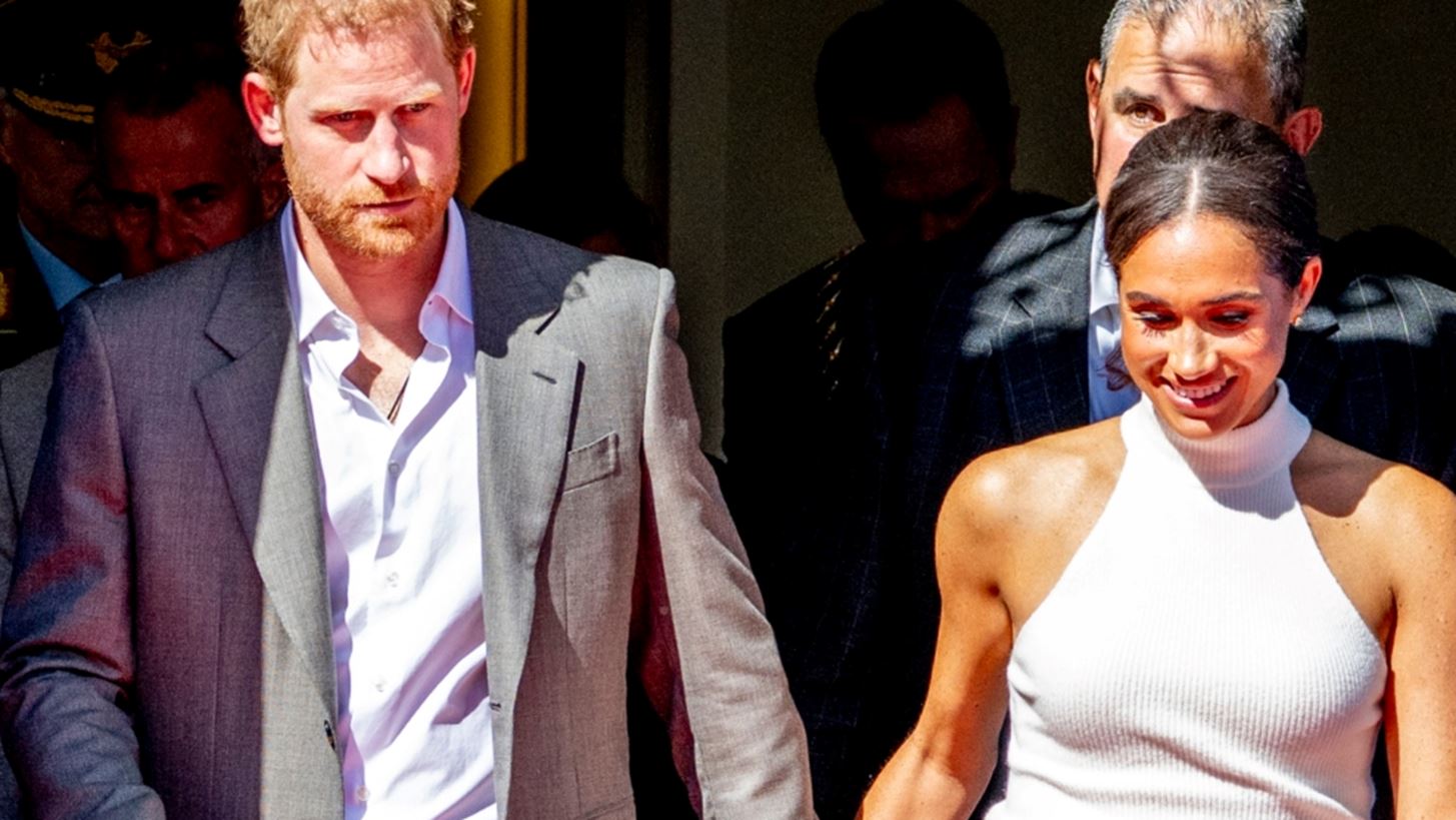 &#x393;&#x3B9;&#x3B1;&#x3C4;&#x3AF; &#x3BF; &#x3C0;&#x3C1;&#x3AF;&#x3B3;&#x3BA;&#x3B9;&#x3C0;&#x3B1;&#x3C2; Harry &#x3B5;&#x3AF;&#x3C7;&#x3B5; &#x3B6;&#x3B7;&#x3C4;&#x3AE;&#x3C3;&#x3B5;&#x3B9; &#x3C3;&#x3C4;&#x3B7; Meghan &#x3BD;&#x3B1; &#x3BC;&#x3B7;&#x3BD; &#x3C7;&#x3B1;&#x3BC;&#x3BF;&#x3B3;&#x3B5;&#x3BB;&#x3AC;&#x3B5;&#x3B9; &#x3C3;&#x3C4;&#x3BF;&#x3C5;&#x3C2; &#x3C0;&#x3B1;&#x3C0;&#x3B1;&#x3C1;&#x3AC;&#x3C4;&#x3C3;&#x3B9;;