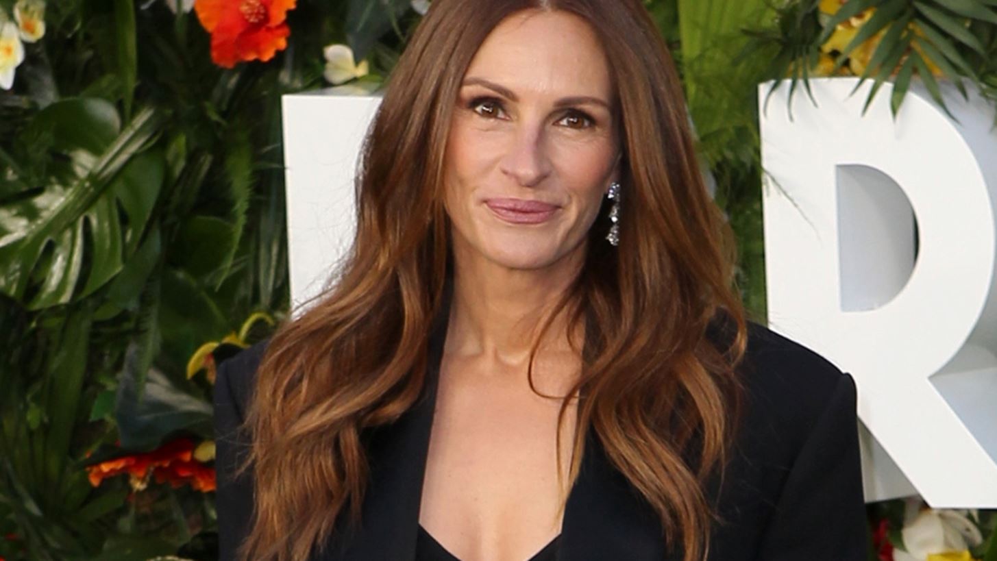 &#x397; Julia Roberts &#x3C0;&#x3C1;&#x3B9;&#x3BD; 18 &#x3C7;&#x3C1;&#x3CC;&#x3BD;&#x3B9;&#x3B1; | &#x397; &#x3B1;&#x3C0;&#x3AF;&#x3C3;&#x3C4;&#x3B5;&#x3C5;&#x3C4;&#x3B7; &#x3C6;&#x3C9;&#x3C4;&#x3BF;&#x3B3;&#x3C1;&#x3B1;&#x3C6;&#x3AF;&#x3B1; &#x3C0;&#x3BF;&#x3C5; &#x3BC;&#x3BF;&#x3B9;&#x3C1;&#x3AC;&#x3C3;&#x3C4;&#x3B7;&#x3BA;&#x3B5; &#x3B3;&#x3B9;&#x3B1; &#x3C4;&#x3B1; &#x3B3;&#x3B5;&#x3BD;&#x3AD;&#x3B8;&#x3BB;&#x3B9;&#x3B1; &#x3C4;&#x3C9;&#x3BD; &#x3C0;&#x3B1;&#x3B9;&#x3B4;&#x3B9;&#x3CE;&#x3BD; &#x3C4;&#x3B7;&#x3C2;