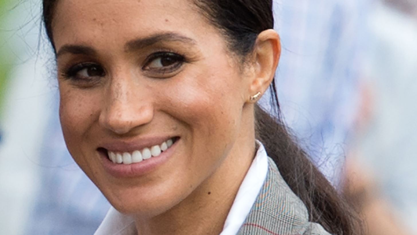 &#x397; casual chic &#x3B5;&#x3BC;&#x3C6;&#x3AC;&#x3BD;&#x3B9;&#x3C3;&#x3B7; &#x3C4;&#x3B7;&#x3C2; Meghan Markle &#x3C3;&#x3C4;&#x3BF; Wimbledon