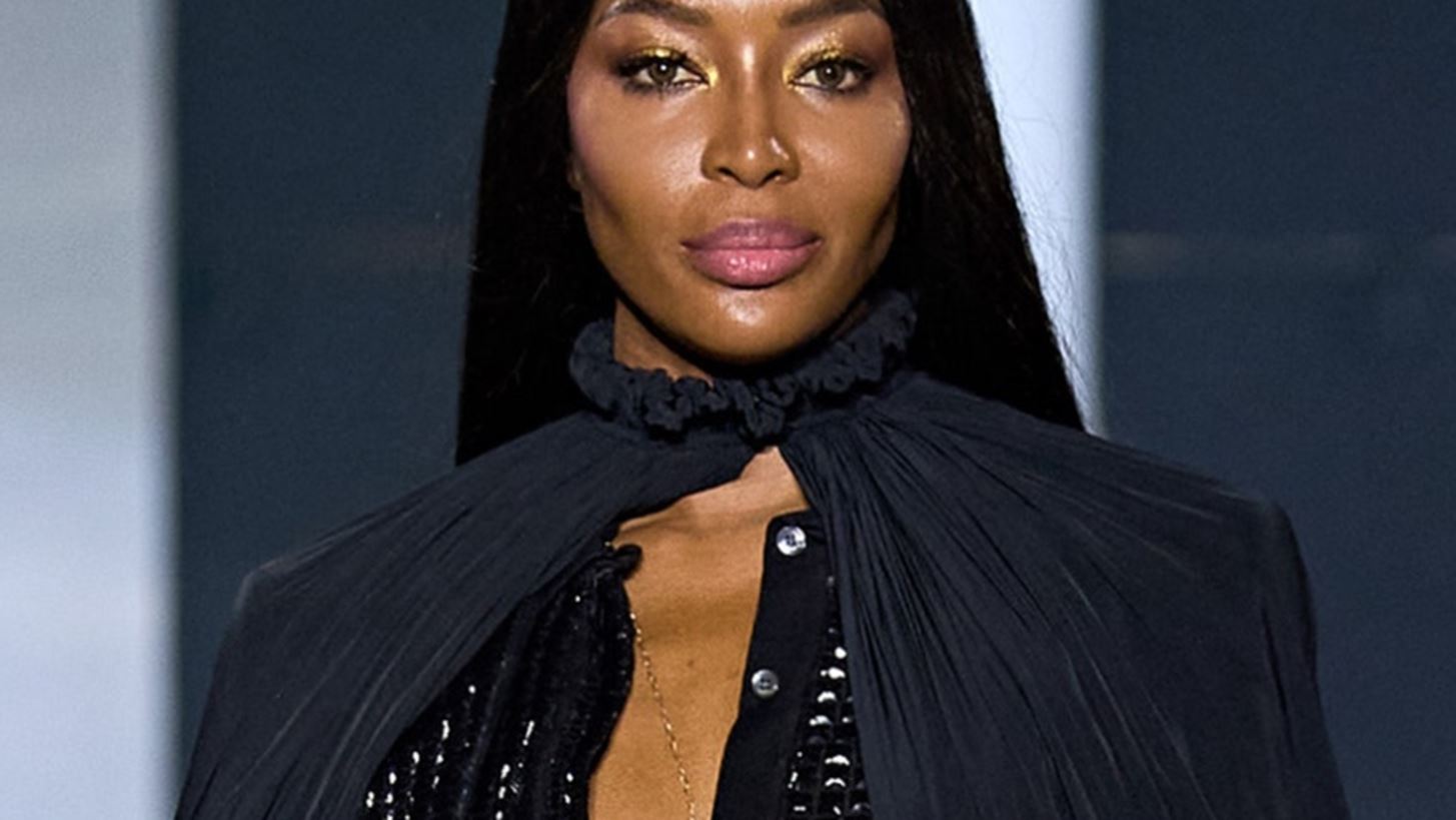 Naomi Campbell | &#x39F;&#x3B9; &#x3C6;&#x3C9;&#x3C4;&#x3BF;&#x3B3;&#x3C1;&#x3B1;&#x3C6;&#x3AF;&#x3B5;&#x3C2; &#x3BC;&#x3B5; &#x3C4;&#x3B7;&#x3BD; &#x3BA;&#x3CC;&#x3C1;&#x3B7; &#x3C4;&#x3B7;&#x3C2; &#x3B1;&#x3C0;&#x3CC; &#x3C4;&#x3BF; &#x3C4;&#x3B1;&#x3BE;&#x3AF;&#x3B4;&#x3B9; &#x3C4;&#x3BF;&#x3C5;&#x3C2; &#x3C3;&#x3C4;&#x3BF; Abu Dhabi