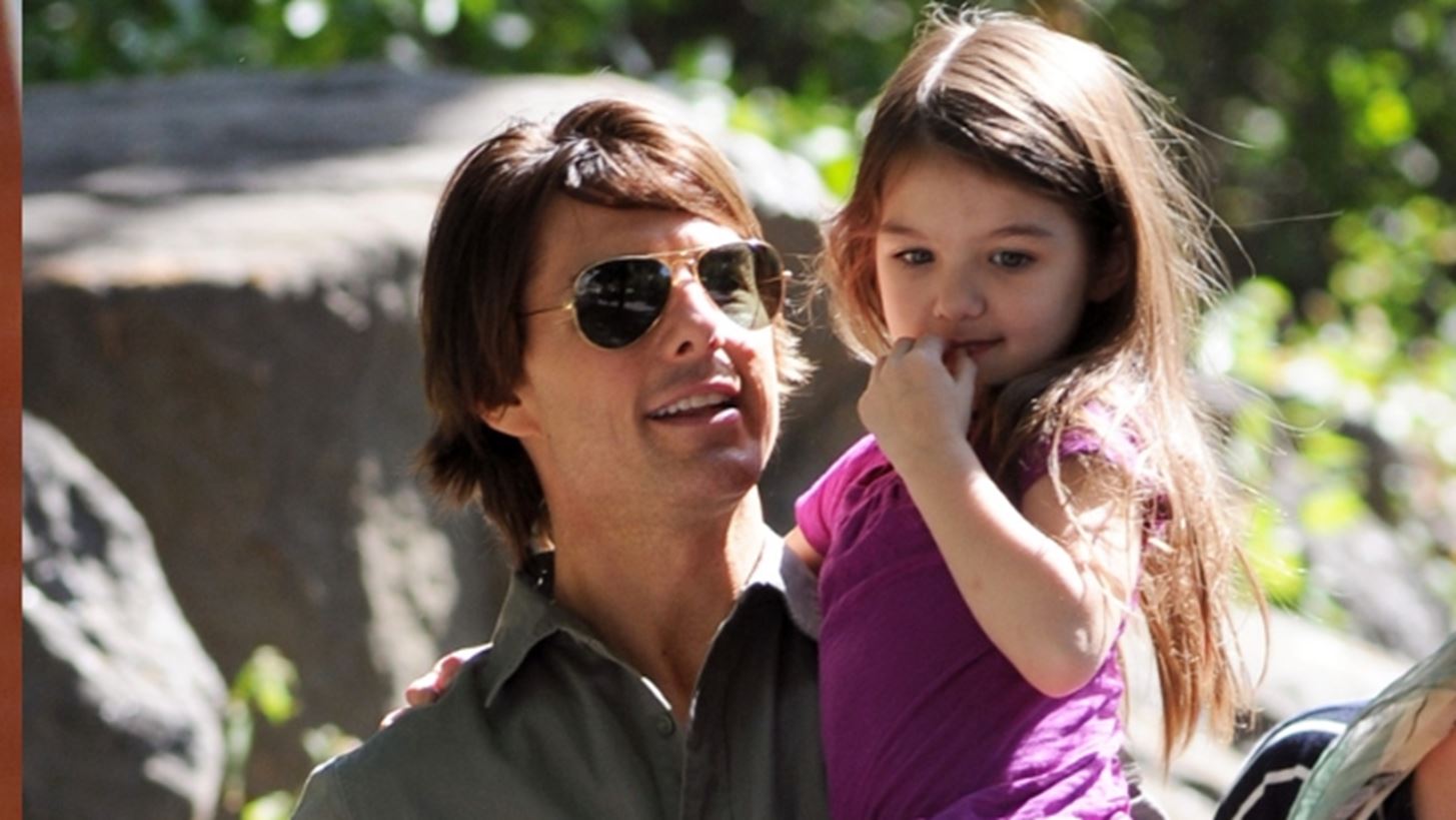 &#x397; Suri Cruise &#x3BA;&#x3AC;&#x3BD;&#x3B5;&#x3B9; &#x3B1;&#x3B9;&#x3C4;&#x3AE;&#x3C3;&#x3B5;&#x3B9;&#x3C2; &#x3C3;&#x3B5; &#x3C0;&#x3B1;&#x3BD;&#x3B5;&#x3C0;&#x3B9;&#x3C3;&#x3C4;&#x3AE;&#x3BC;&#x3B9;&#x3B1; &#x3BA;&#x3B1;&#x3B9; &#x3BF; Tom Cruise &#x3B4;&#x3B5;&#x3BD; &#x3AD;&#x3C7;&#x3B5;&#x3B9; &#x3B9;&#x3B4;&#x3AD;&#x3B1; &#x3B3;&#x3B9;&#x3B1; &#x3C4;&#x3B9;&#x3C2; &#x3B5;&#x3C0;&#x3B9;&#x3BB;&#x3BF;&#x3B3;&#x3AD;&#x3C2; &#x3C4;&#x3B7;&#x3C2; &#x3BA;&#x3CC;&#x3C1;&#x3B7;&#x3C2; &#x3C4;&#x3BF;&#x3C5;