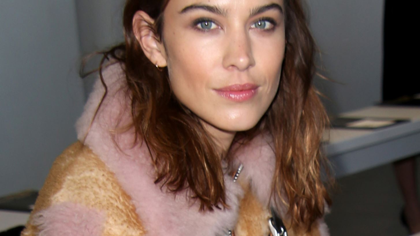 Alexa Chung - Olivia Palermo: &#x3A3;&#x3C4;&#x3B7; front row &#x3BC;&#x3B5; looks &#x3C0;&#x3BF;&#x3C5; &#x3B1;&#x3BE;&#x3AF;&#x3B6;&#x3B5;&#x3B9; &#x3BD;&#x3B1; &#x3B4;&#x3B5;&#x3B9;&#x3C2;