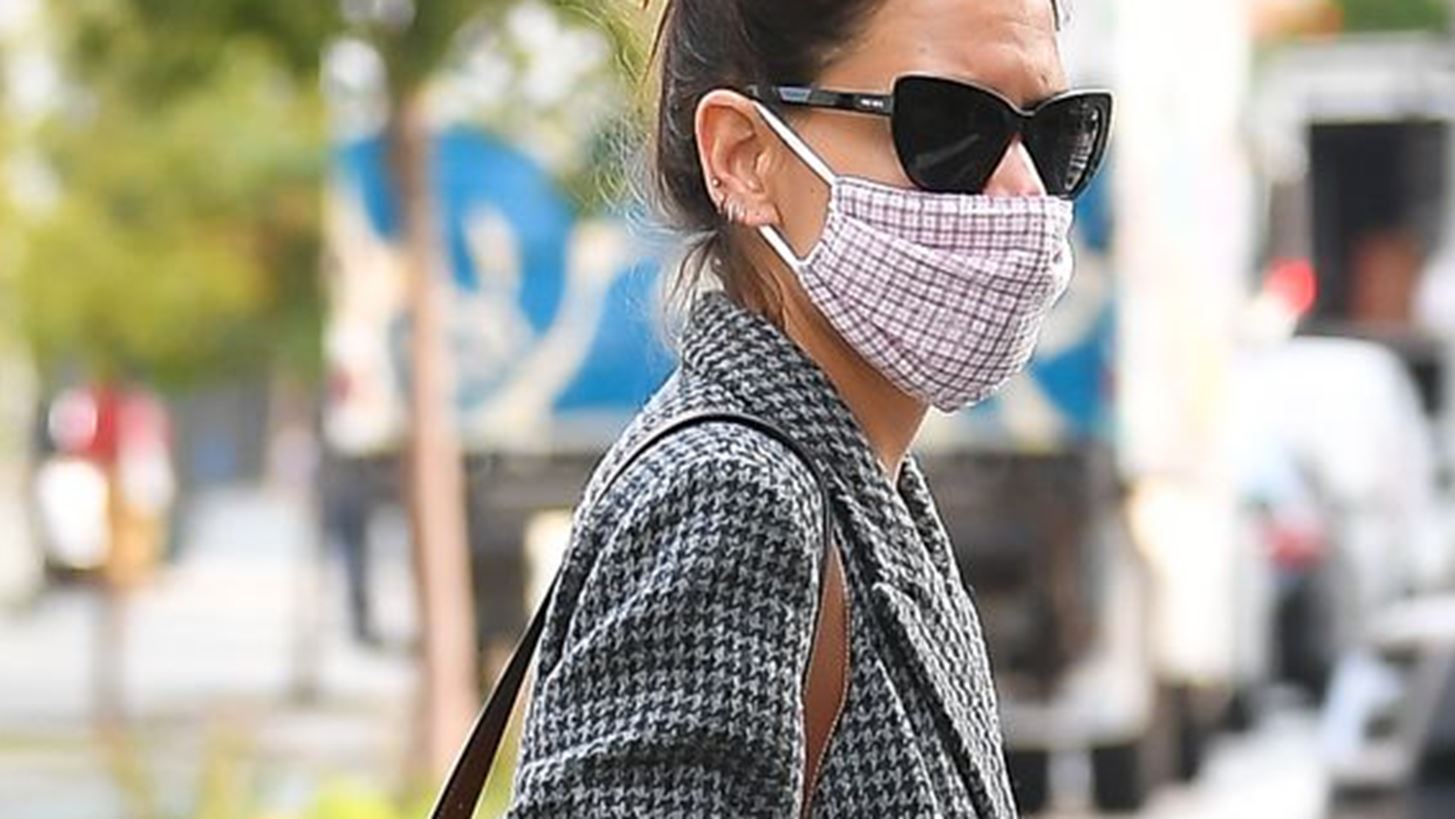 Η Katie Holmes φοράει τα παπούτσια που πρέπει να αποκτήσεις