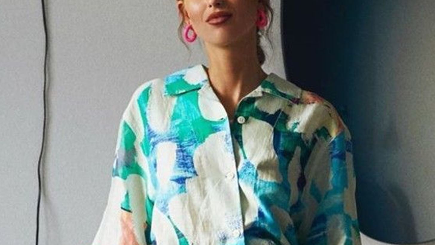 5 εύκολα styling tips από την Emili Sindlev για να απογειώσεις τα καλοκαιρινά σου looks