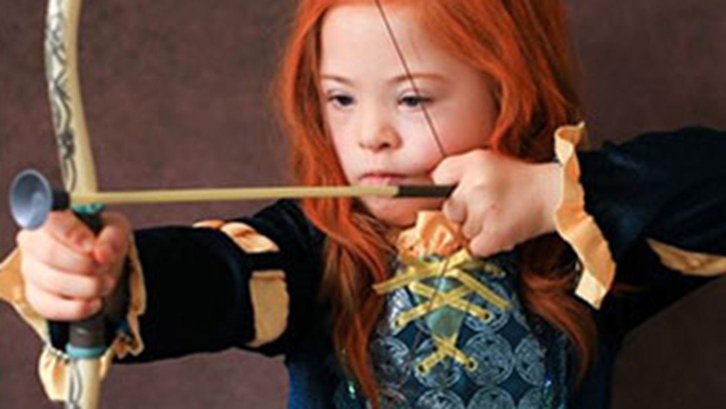 &#x3A0;&#x3B1;&#x3B9;&#x3B4;&#x3B9;&#x3AC; &#x3BC;&#x3B5; &#x3C3;&#x3CD;&#x3BD;&#x3B4;&#x3C1;&#x3BF;&#x3BC;&#x3BF; Down &#x3C0;&#x3BF;&#x3B6;&#x3AC;&#x3C1;&#x3BF;&#x3C5;&#x3BD; &#x3C9;&#x3C2; &#x3AE;&#x3C1;&#x3C9;&#x3B5;&#x3C2; &#x3C4;&#x3BF;&#x3C5; Disney &#x3C3;&#x3B5; &#x3BC;&#x3B9;&#x3B1; &#x3C3;&#x3C5;&#x3B3;&#x3BA;&#x3B9;&#x3BD;&#x3B7;&#x3C4;&#x3B9;&#x3BA;&#x3AE; &#x3BA;&#x3B1;&#x3BC;&#x3C0;&#x3AC;&#x3BD;&#x3B9;&#x3B1;