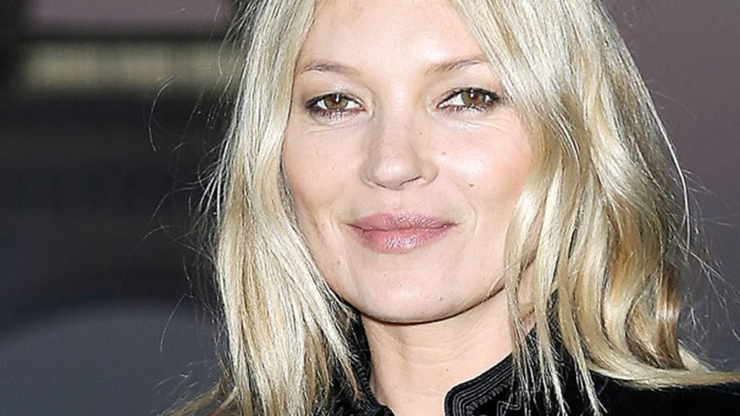 &#x397; Kate Moss &#x3C6;&#x3CC;&#x3C1;&#x3B5;&#x3C3;&#x3B5; &#x3C4;&#x3BF; &#x3C0;&#x3B9;&#x3BF; &#x3BA;&#x3BF;&#x3BC;&#x3C8;&#x3CC; &#x3B4;&#x3B5;&#x3C1;&#x3BC;&#x3AC;&#x3C4;&#x3B9;&#x3BD;&#x3BF; item