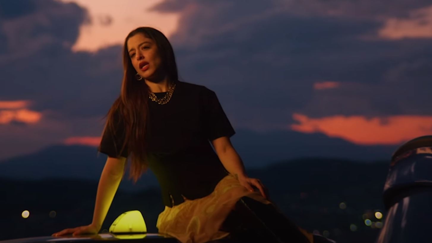 Zari | &#x391;&#x3BD;&#x3B1;&#x3BB;&#x3CD;&#x3BF;&#x3C5;&#x3BC;&#x3B5; &#x3C4;&#x3BF; styling &#x3C4;&#x3B7;&#x3C2; &#x39C;&#x3B1;&#x3C1;&#x3AF;&#x3BD;&#x3B1;&#x3C2; &#x3A3;&#x3AC;&#x3C4;&#x3C4;&#x3B9; &#x3C0;&#x3BF;&#x3C5; &#x3C3;&#x3C7;&#x3BF;&#x3BB;&#x3B9;&#x3AC;&#x3B6;&#x3B5;&#x3B9; &#x3CC;&#x3BB;&#x3BF; &#x3C4;&#x3BF; &#x3AF;&#x3BD;&#x3C4;&#x3B5;&#x3C1;&#x3BD;&#x3B5;&#x3C4;