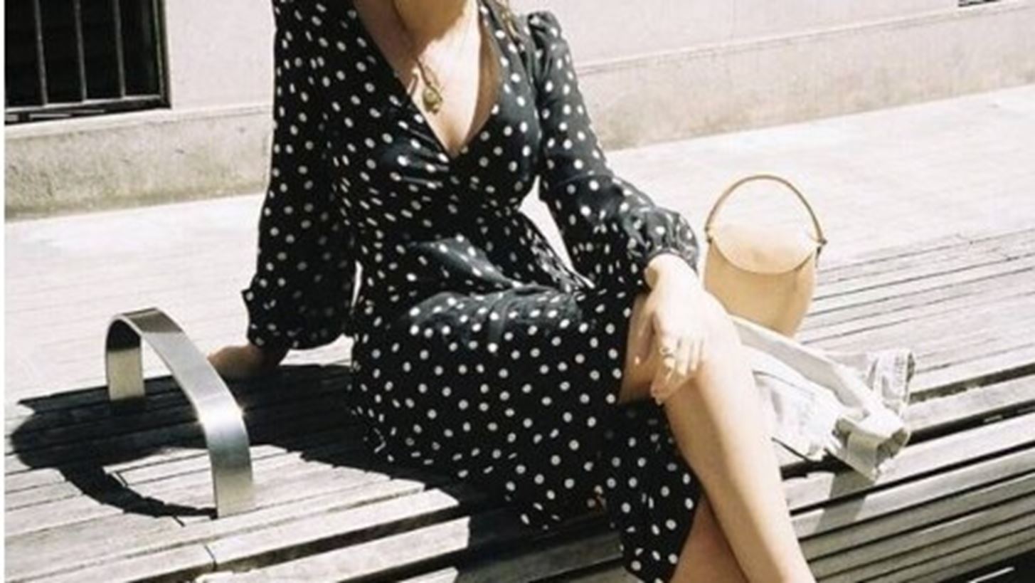 Αυτά τα sneakers έχουν κλέψει την καρδιά των διάσημων Insta girls