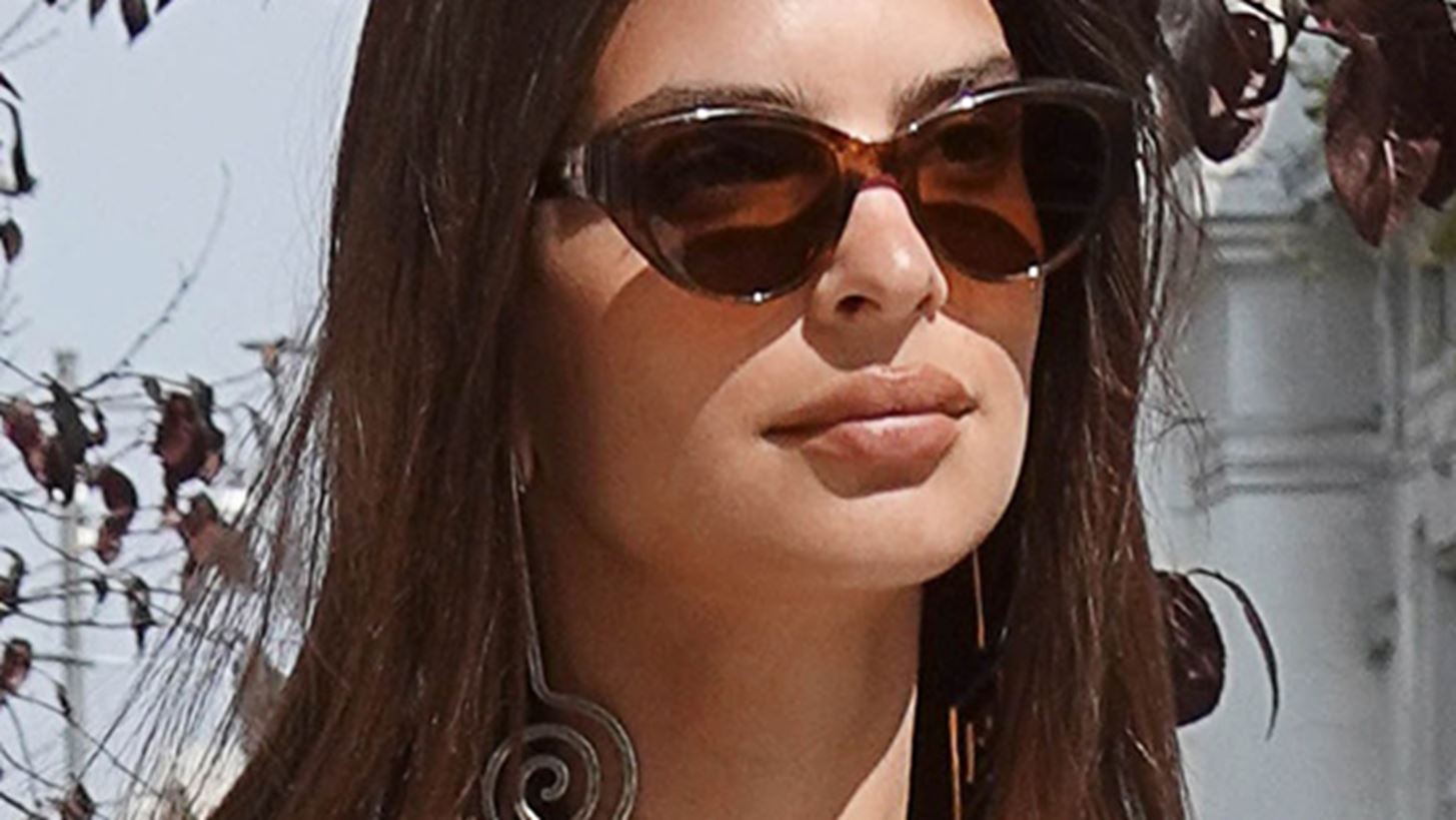 Emily Ratajkowski | &#x39C;&#x3B5; &#x3C4;&#x3BF; &#x3C0;&#x3B9;&#x3BF; &#x3BC;&#x3AF;&#x3BD;&#x3B9;&#x3BC;&#x3B1;&#x3BB; &#x3BA;&#x3B1;&#x3B9; &#x3BA;&#x3BF;&#x3BC;&#x3C8;&#x3CC; outfit &#x3C0;&#x3BF;&#x3C5; &#x3B8;&#x3B1; &#x3B4;&#x3B5;&#x3B9;&#x3C2; &#x3C3;&#x3AE;&#x3BC;&#x3B5;&#x3C1;&#x3B1;