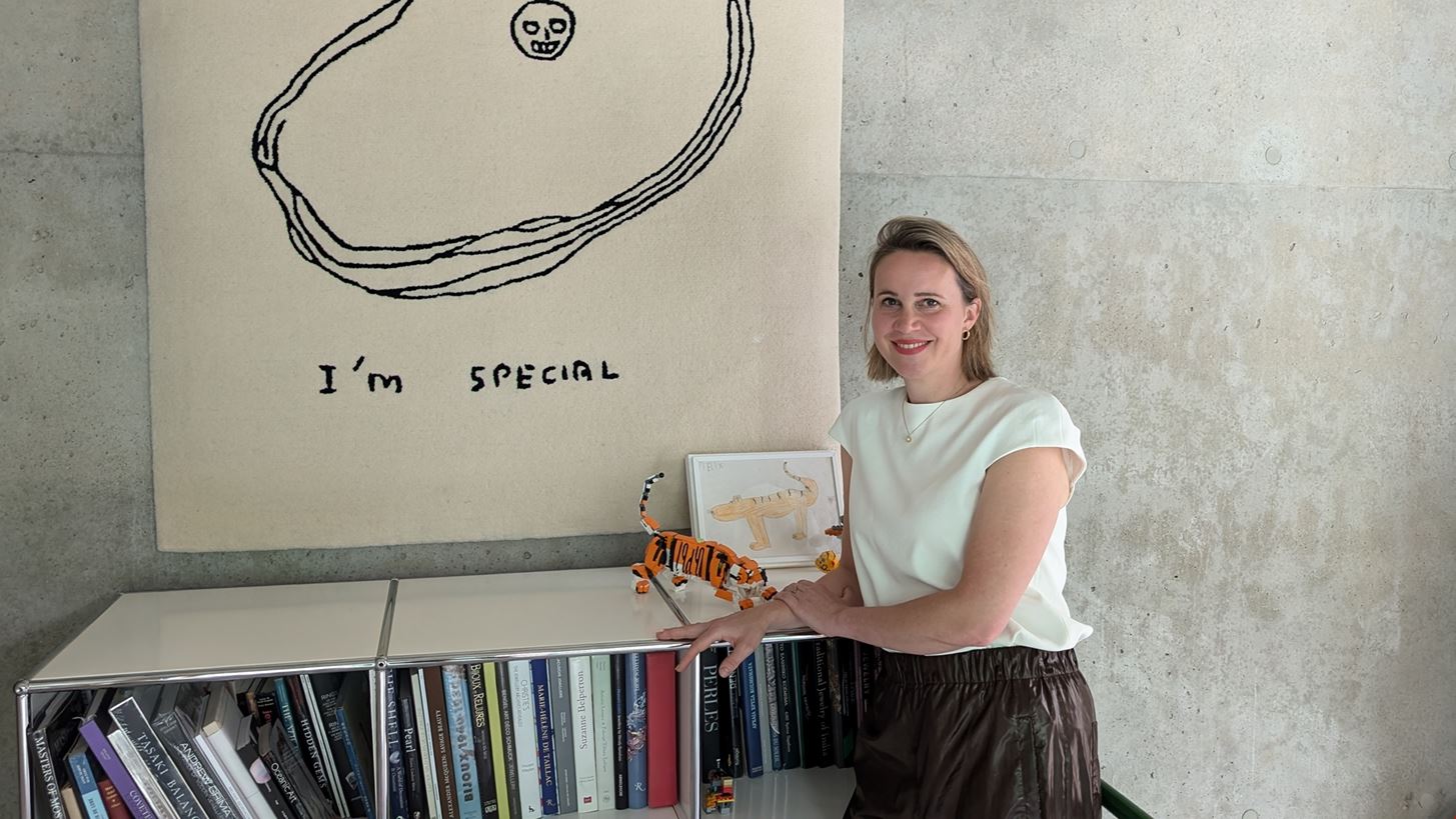 H Melanie Georgacopoulos φτιάχνει φορέσιμα έργα τέχνης από μαργαριτάρι