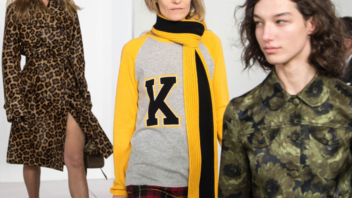 &#x391;&#x3C5;&#x3C4;&#x3AE; &#x3B7; &#x3BD;&#x3AD;&#x3B1; &#x3C3;&#x3C5;&#x3BB;&#x3BB;&#x3BF;&#x3B3;&#x3AE; &#x3C4;&#x3BF;&#x3C5; Michael Kors &#x3B2;&#x3AC;&#x3B6;&#x3B5;&#x3B9; &#x3BE;&#x3B1;&#x3BD;&#x3AC; &#x3C4;&#x3B1; graffiti &#x3C3;&#x3C4;&#x3BF; &#x3C0;&#x3C1;&#x3BF;&#x3C3;&#x3BA;&#x3AE;&#x3BD;&#x3B9;&#x3BF;