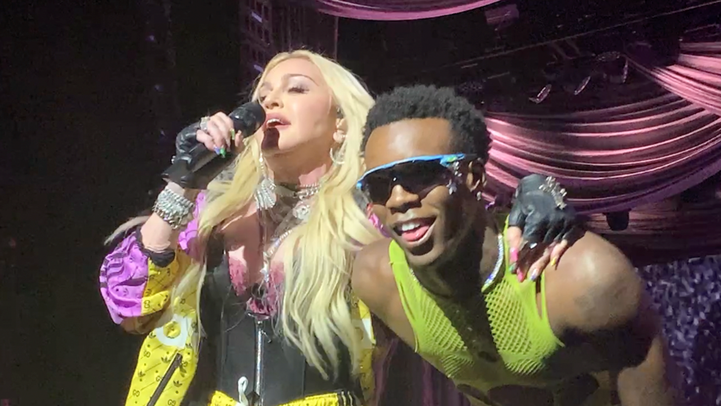 Madonna | &#x397; &#x3C4;&#x3C1;&#x3C5;&#x3C6;&#x3B5;&#x3C1;&#x3AE; &#x3B5;&#x3BF;&#x3C1;&#x3C4;&#x3B1;&#x3C3;&#x3C4;&#x3B9;&#x3BA;&#x3AE; &#x3C6;&#x3C9;&#x3C4;&#x3BF;&#x3B3;&#x3C1;&#x3B1;&#x3C6;&#x3AF;&#x3B1; &#x3BC;&#x3B5; &#x3C4;&#x3B1; 6 &#x3C0;&#x3B1;&#x3B9;&#x3B4;&#x3B9;&#x3AC; &#x3C4;&#x3B7;&#x3C2;