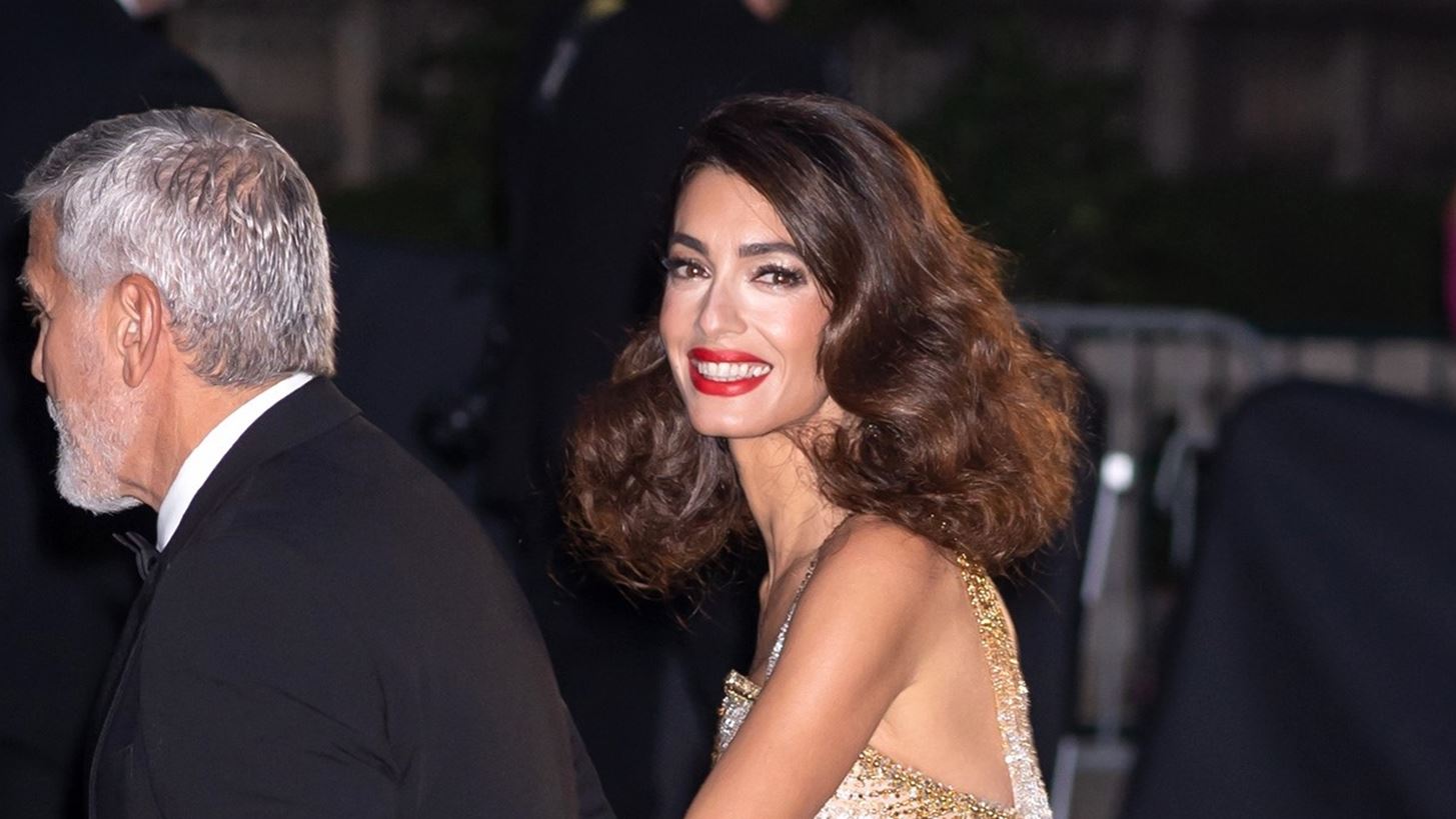 Amal Clooney | &#x397; &#x3B5;&#x3BA;&#x3B8;&#x3B1;&#x3BC;&#x3B2;&#x3C9;&#x3C4;&#x3B9;&#x3BA;&#x3AE; &#x3B5;&#x3BC;&#x3C6;&#x3AC;&#x3BD;&#x3B9;&#x3C3;&#x3B7; &#x3C0;&#x3BF;&#x3C5; &#x3AE;&#x3C4;&#x3B1;&#x3BD; &#x3B7; &#x3C0;&#x3C1;&#x3BF;&#x3C3;&#x3C9;&#x3C0;&#x3BF;&#x3C0;&#x3BF;&#x3AF;&#x3B7;&#x3C3;&#x3B7; &#x3C4;&#x3C9;&#x3BD; roaring &#x27;20s