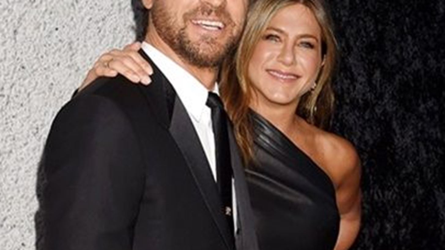 Jennifer Aniston- Sarah Jessica Parker: &#x3A0;&#x3BF;&#x3CD; &#x3C4;&#x3AF;&#x3C2; &#x3C3;&#x3C5;&#x3BD;&#x3AD;&#x3BB;&#x3B1;&#x3B2;&#x3B5; &#x3BF; &#x3C6;&#x3C9;&#x3C4;&#x3BF;&#x3B3;&#x3C1;&#x3B1;&#x3C6;&#x3B9;&#x3BA;&#x3CC;&#x3C2; &#x3C6;&#x3B1;&#x3BA;&#x3CC;&#x3C2;;