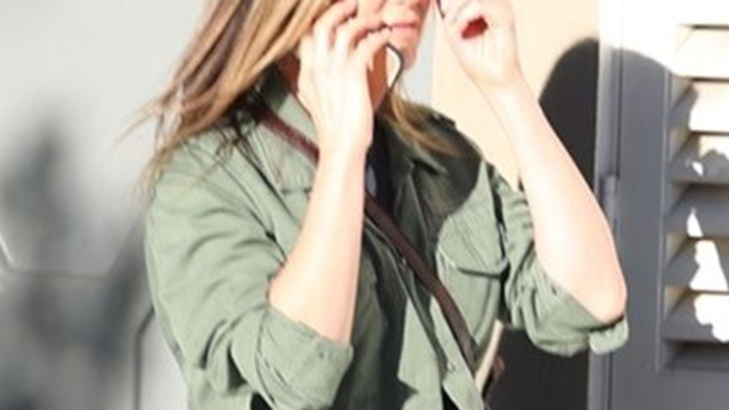 Jennifer Aniston- Kristen Stewart: &#x3A0;&#x3BF;&#x3CD; &#x3C4;&#x3B9;&#x3C2; &#x3C3;&#x3C5;&#x3BD;&#x3AD;&#x3BB;&#x3B1;&#x3B2;&#x3B5; &#x3BF; &#x3C6;&#x3C9;&#x3C4;&#x3BF;&#x3B3;&#x3C1;&#x3B1;&#x3C6;&#x3B9;&#x3BA;&#x3CC;&#x3C2; &#x3C6;&#x3B1;&#x3BA;&#x3CC;&#x3C2;;