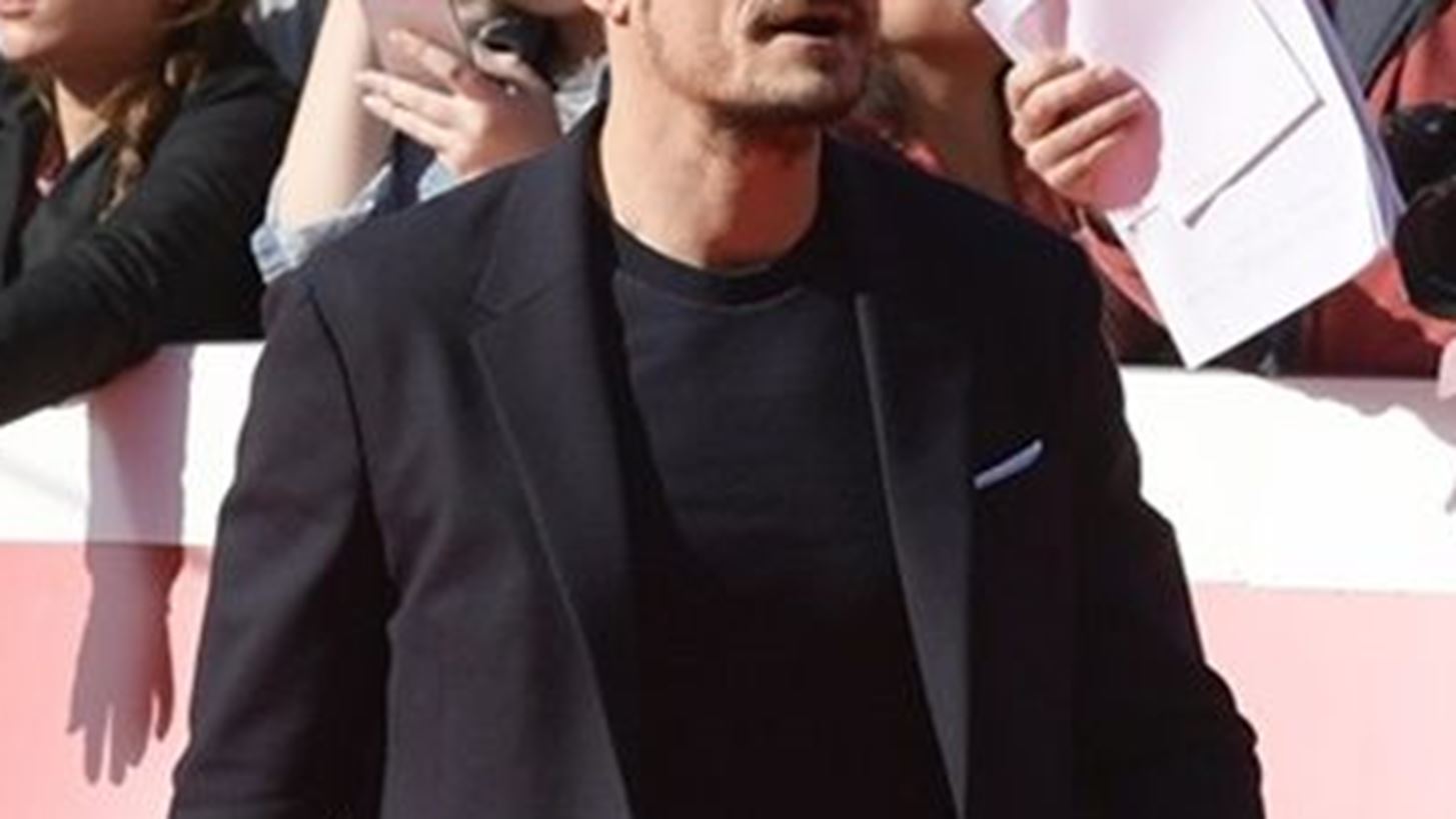 Miley Cyrus- Orlando Bloom: &#x3A0;&#x3BF;&#x3CD; &#x3C4;&#x3BF;&#x3C5;&#x3C2; &#x3B5;&#x3BD;&#x3C4;&#x3CC;&#x3C0;&#x3B9;&#x3C3;&#x3B5; &#x3BF; &#x3C6;&#x3C9;&#x3C4;&#x3BF;&#x3B3;&#x3C1;&#x3B1;&#x3C6;&#x3B9;&#x3BA;&#x3CC;&#x3C2; &#x3C6;&#x3B1;&#x3BA;&#x3CC;&#x3C2;;