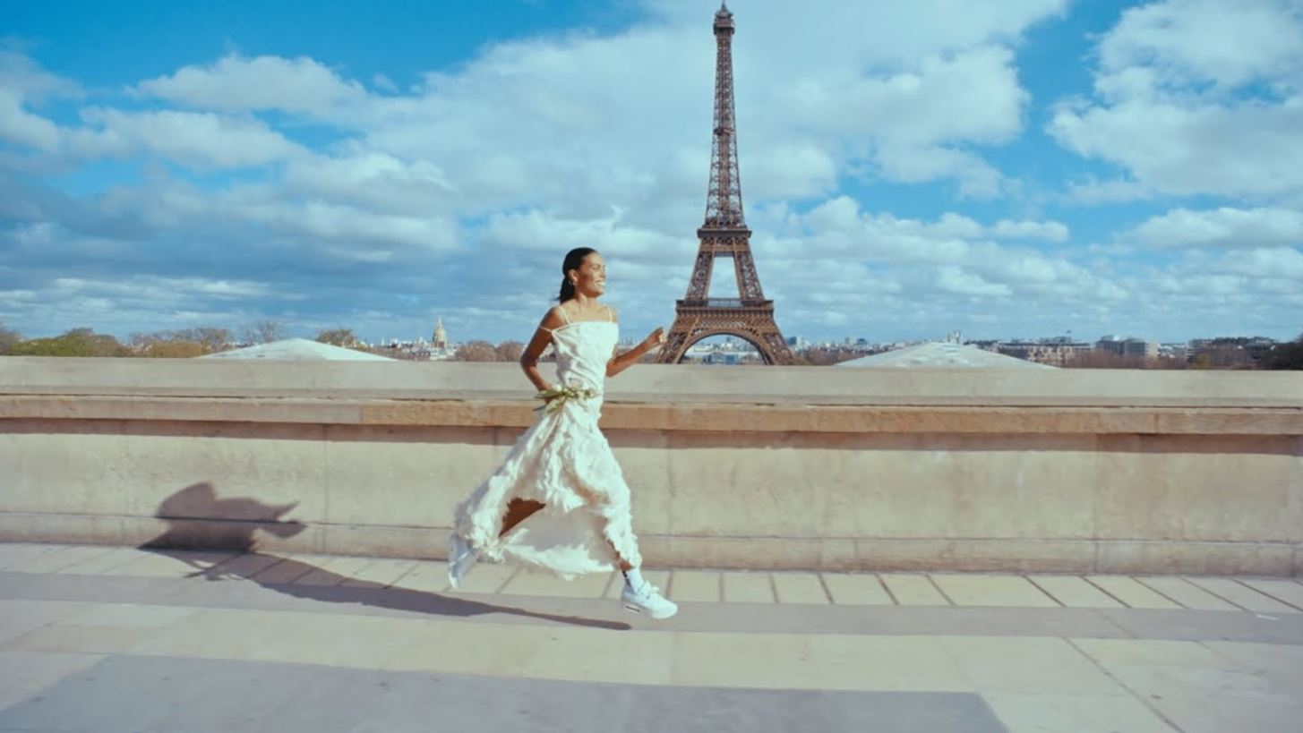 Serena Williams, Juliette Binoche, Carine Roitfeld &#x3C3;&#x3C4;&#x3BF; &#x3C6;&#x3B9;&#x3BB;&#x3BC; &#x3C0;&#x3BF;&#x3C5; &#x3C3;&#x3BA;&#x3B7;&#x3BD;&#x3BF;&#x3B8;&#x3AD;&#x3C4;&#x3B7;&#x3C3;&#x3B5; &#x3BF; Simon Porte Jacquemus