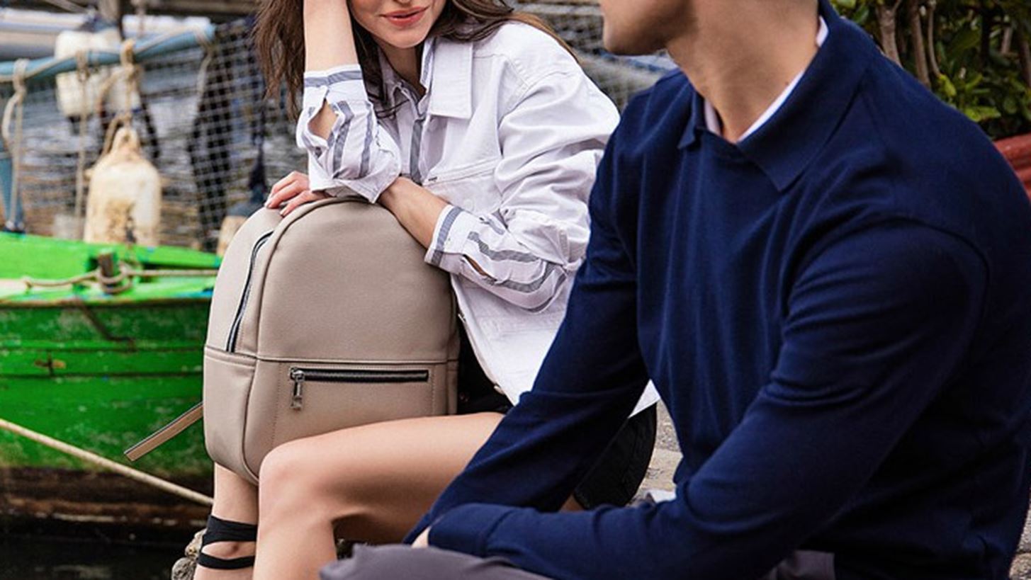 Η νέα εντυπωσιακή καμπάνια της Carpisa έχει ιταλικό αέρα και πρωταγωνίστρια μια διάσημη Ελληνίδα!