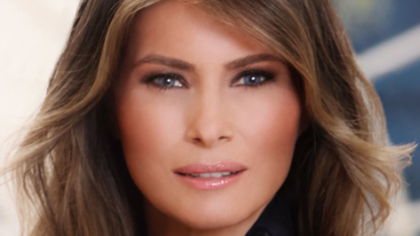 Melania Trump: &#x391;&#x3C5;&#x3C4;&#x3CC; &#x3B5;&#x3AF;&#x3BD;&#x3B1;&#x3B9; &#x3C4;&#x3BF; &#x3B5;&#x3C0;&#x3AF;&#x3C3;&#x3B7;&#x3BC;&#x3BF; &#x3C0;&#x3BF;&#x3C1;&#x3C4;&#x3C1;&#x3AD;&#x3C4;&#x3BF; &#x3C4;&#x3B7;&#x3C2; &#x3C9;&#x3C2; &#x3A0;&#x3C1;&#x3CE;&#x3C4;&#x3B7; &#x39A;&#x3C5;&#x3C1;&#x3AF;&#x3B1;
