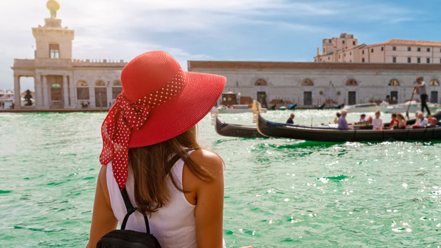 Solo Female Travel: &#x396;&#x3AE;&#x3C3;&#x3B5; &#x3C4;&#x3B7;&#x3BD; &#x3B1;&#x3C0;&#x3CC;&#x3BB;&#x3C5;&#x3C4;&#x3B7; &#x3C4;&#x3B1;&#x3BE;&#x3B9;&#x3B4;&#x3B9;&#x3C9;&#x3C4;&#x3B9;&#x3BA;&#x3AE; &#x3B5;&#x3BC;&#x3C0;&#x3B5;&#x3B9;&#x3C1;&#x3AF;&#x3B1; &#x3BC;&#x3CC;&#x3BD;&#x3B7; &#x3C3;&#x3BF;&#x3C5;!