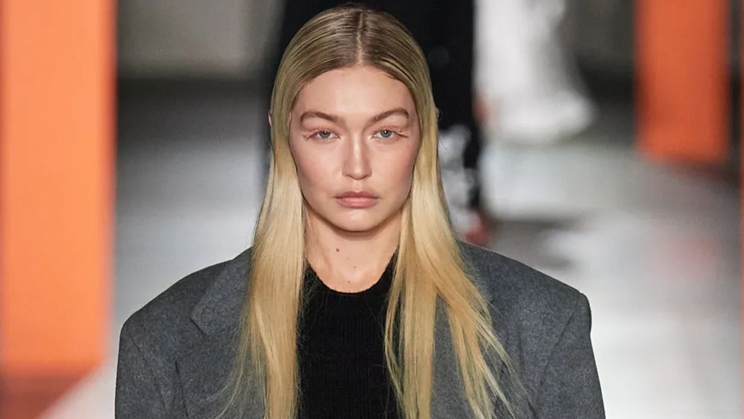 Gigi Hadid | &#x3A4;&#x3BF; &#x3C3;&#x3C7;&#x3CC;&#x3BB;&#x3B9;&#x3CC; &#x3C4;&#x3B7;&#x3C2; &#x3CD;&#x3C3;&#x3C4;&#x3B5;&#x3C1;&#x3B1; &#x3B1;&#x3C0;&#x3CC; &#x3C4;&#x3B9;&#x3C2; &#x3C6;&#x3C9;&#x3C4;&#x3BF;&#x3B3;&#x3C1;&#x3B1;&#x3C6;&#x3AF;&#x3B5;&#x3C2; &#x3C4;&#x3BF;&#x3C5; Leonardo DiCaprio &#x3BC;&#x3B5; &#x3C4;&#x3B7;&#x3BD; Irina Shayk