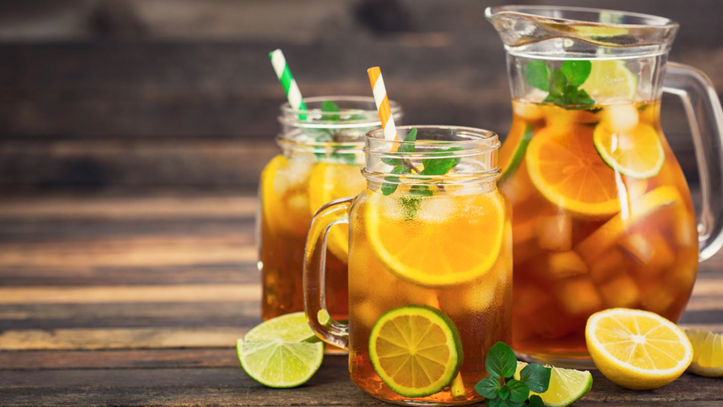 Αυτό είναι το κοκτέιλ με την υπογραφή της Chrissy Teigen