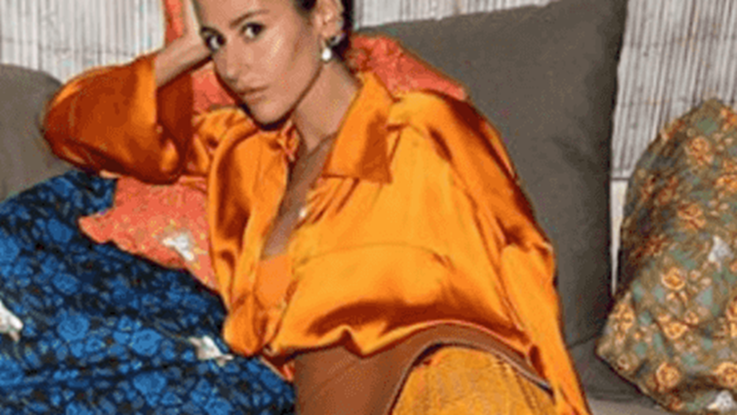 3 χρώματα που λατρεύει η Gilda Ambrosio και δεν πρέπει να λείπουν από τη βαλίτσα των διακοπών σου