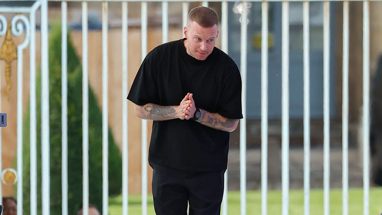 &#x395;&#x3BA;&#x3C4;&#x3CC;&#x3C2; Givenchy &#x3BF; Matthew Williams