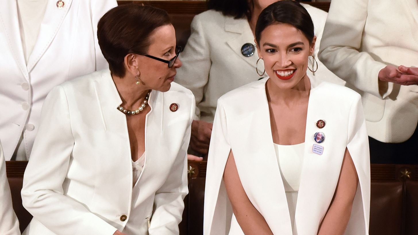 &#x397; Alexandria Ocasio-Cortez &#x3AD;&#x3BA;&#x3B1;&#x3BD;&#x3B5; &#x3BC;&#x3AF;&#x3B1; &#x3B5;&#x3BC;&#x3C6;&#x3AC;&#x3BD;&#x3B9;&#x3C3;&#x3B7; &#x3BC;&#x3B5; &#x3C0;&#x3BF;&#x3BB;&#x3BB;&#x3B1;&#x3C0;&#x3BB;&#x3AC; &#x3BC;&#x3B7;&#x3BD;&#x3CD;&#x3BC;&#x3B1;&#x3C4;&#x3B1; - &#x3C6;&#x3BF;&#x3C1;&#x3CE;&#x3BD;&#x3C4;&#x3B1;&#x3C2; total white ZARA