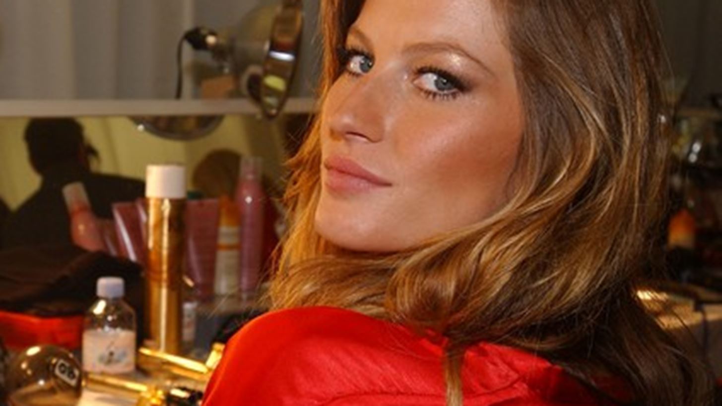 &#x3A0;&#x3CE;&#x3C2; &#x3B2;&#x3AC;&#x3C6;&#x3B5;&#x3C4;&#x3B1;&#x3B9; &#x3B7; Gisele; &#x397; &#x3AF;&#x3B4;&#x3B9;&#x3B1; &#x3B1;&#x3C0;&#x3BF;&#x3BA;&#x3B1;&#x3BB;&#x3CD;&#x3C0;&#x3C4;&#x3B5;&#x3B9; &#x3CC;&#x3BB;&#x3B1; &#x3C4;&#x3B1; &#x3BC;&#x3C5;&#x3C3;&#x3C4;&#x3B9;&#x3BA;&#x3AC;