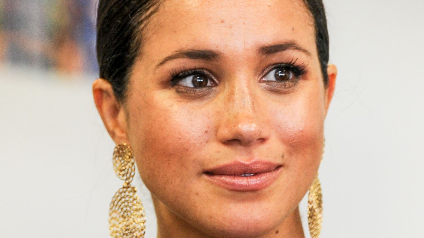Meghan Markle: &#x38C;&#x3BB;&#x3B1; &#x3C4;&#x3B1; hair looks &#x3B1;&#x3C0;&#x3CC; &#x3C4;&#x3B7;&#x3BD; &#x3B2;&#x3B1;&#x3C3;&#x3B9;&#x3BB;&#x3B9;&#x3BA;&#x3AE; &#x3C0;&#x3B5;&#x3C1;&#x3B9;&#x3BF;&#x3B4;&#x3B5;&#x3AF;&#x3B1; &#x3B5;&#x3AF;&#x3BD;&#x3B1;&#x3B9; &#x3BC;&#x3AF;&#x3B1; &#x3C4;&#x3B5;&#x3C1;&#x3AC;&#x3C3;&#x3C4;&#x3B9;&#x3B1; &#x3C0;&#x3B7;&#x3B3;&#x3AE; &#x3AD;&#x3BC;&#x3C0;&#x3BD;&#x3B5;&#x3C5;&#x3C3;&#x3B7;&#x3C2;