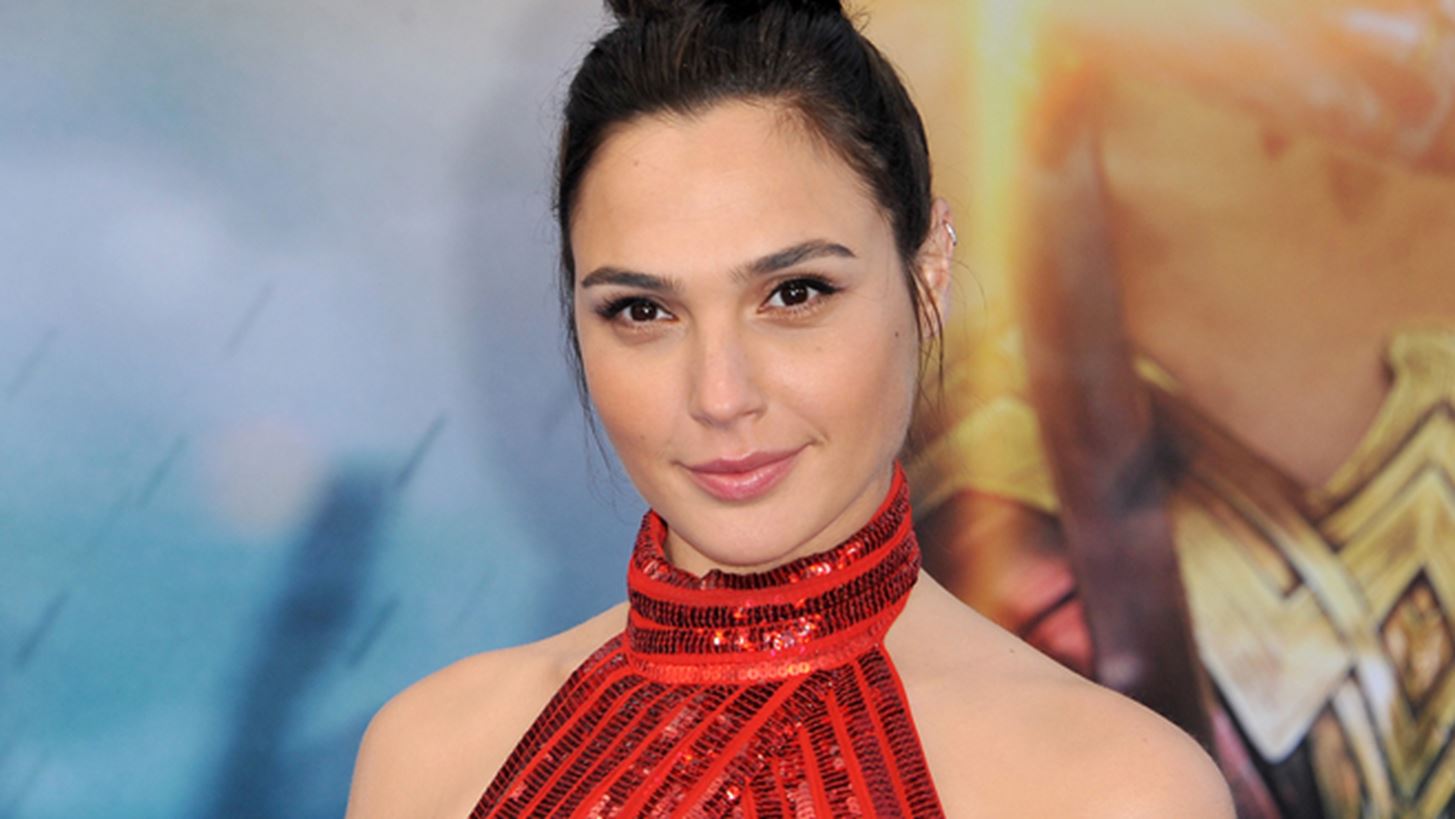 &#x397; Gal Gadot &#x3B1;&#x3C0;&#x3B5;&#x3B9;&#x3BB;&#x3B5;&#x3AF; &#x3CC;&#x3C4;&#x3B9; &#x3B4;&#x3B5; &#x3B8;&#x3B1; &#x3C3;&#x3C5;&#x3BC;&#x3BC;&#x3B5;&#x3C4;&#x3AC;&#x3C3;&#x3C7;&#x3B5;&#x3B9; &#x3C3;&#x3C4;&#x3BF; Wonder Woman 2 &#x3B1;&#x3BD; &#x3B4;&#x3B5;&#x3BD; &#x3B1;&#x3C0;&#x3BF;&#x3BB;&#x3C5;&#x3B8;&#x3B5;&#x3AF; &#x3BF; Brett Ratner