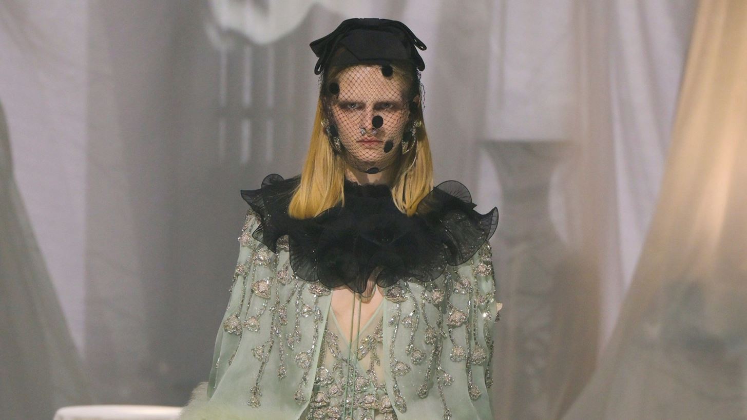 Alessandro Michele &#x3C3;&#x3C4;&#x3BF;&#x3BD; Valentino | &#x393;&#x3B9;&#x3B1;&#x3C4;&#x3AF; &#x3BC;&#x3B1;&#x3C2; &#x3C3;&#x3C5;&#x3B3;&#x3BA;&#x3B9;&#x3BD;&#x3B5;&#x3AF; &#x3C4;&#x3CC;&#x3C3;&#x3BF; &#x3C0;&#x3BF;&#x3BB;&#x3CD; &#x3B7; &#x3B5;&#x3C0;&#x3B9;&#x3C3;&#x3C4;&#x3C1;&#x3BF;&#x3C6;&#x3AE; &#x3C4;&#x3BF;&#x3C5; &#x3BC;&#x3B1;&#x3BE;&#x3B9;&#x3BC;&#x3B1;&#x3BB;&#x3B9;&#x3C3;&#x3BC;&#x3BF;&#x3CD;;