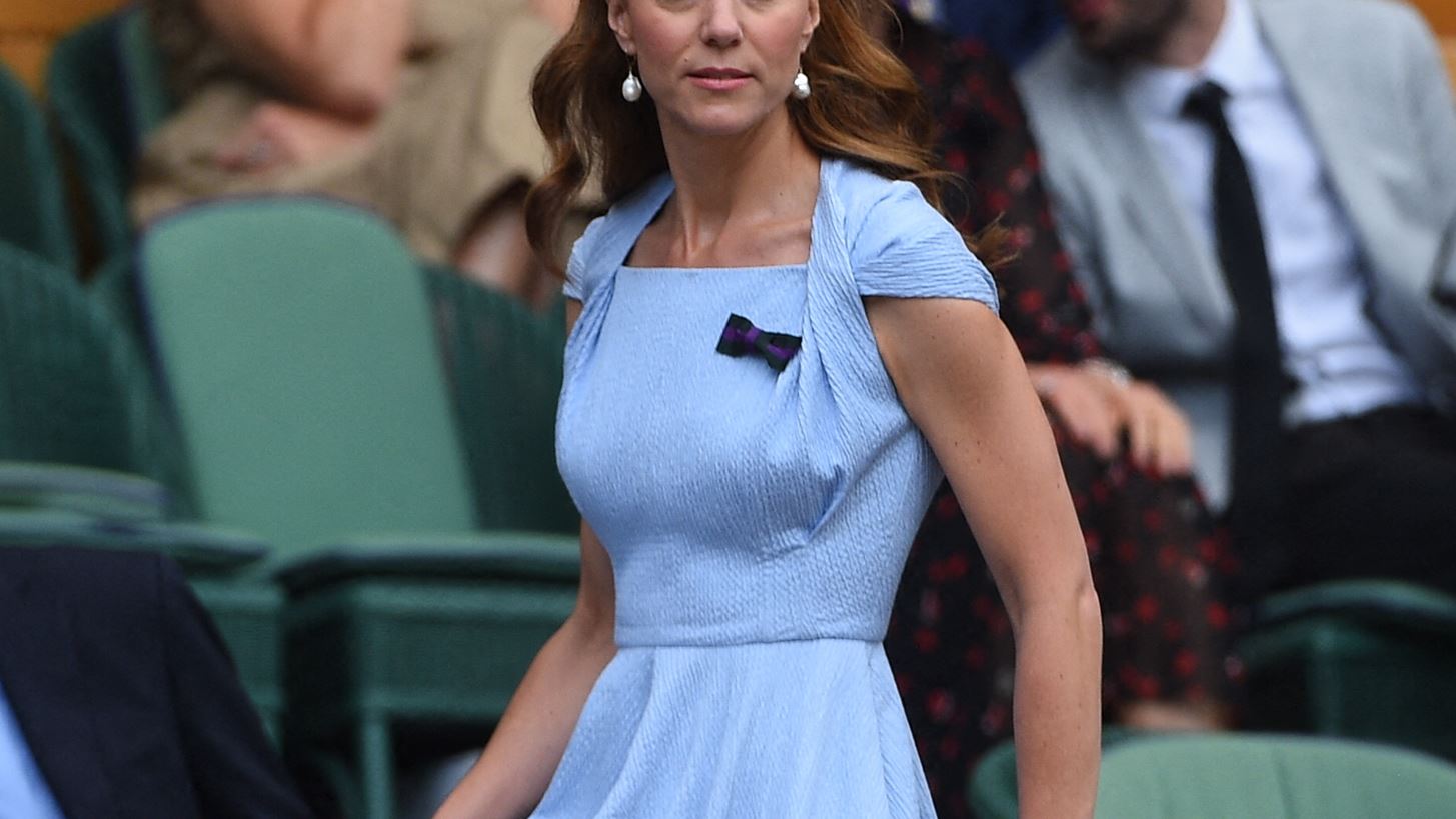 &#x397; Kate Middleton &#x3B4;&#x3AD;&#x3C7;&#x3B8;&#x3B7;&#x3BA;&#x3B5; &#x3AD;&#x3BD;&#x3B1; &#x3BC;&#x3BF;&#x3BD;&#x3B1;&#x3B4;&#x3B9;&#x3BA;&#x3CC; &#x3B4;&#x3CE;&#x3C1;&#x3BF; &#x3B3;&#x3B9;&#x3B1; &#x3C4;&#x3BF;&#x3BD; &#x3C0;&#x3C1;&#x3AF;&#x3B3;&#x3BA;&#x3B9;&#x3C0;&#x3B1; Louis &#x3C3;&#x3C4;&#x3BF; Wimbledon