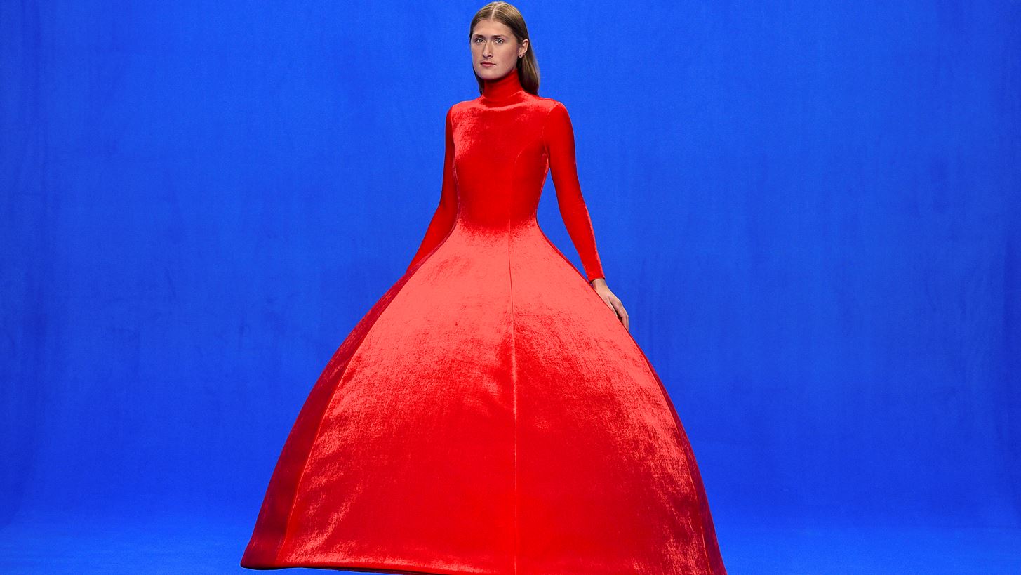 Balenciaga &#x386;&#x3BD;&#x3BF;&#x3B9;&#x3BE;&#x3B7;/ &#x39A;&#x3B1;&#x3BB;&#x3BF;&#x3BA;&#x3B1;&#x3AF;&#x3C1;&#x3B9; 2020: &#x39F; bizarre &#x3BA;&#x3CC;&#x3C3;&#x3BC;&#x3BF;&#x3C2; &#x3C4;&#x3BF;&#x3C5; Demna Gvasalia