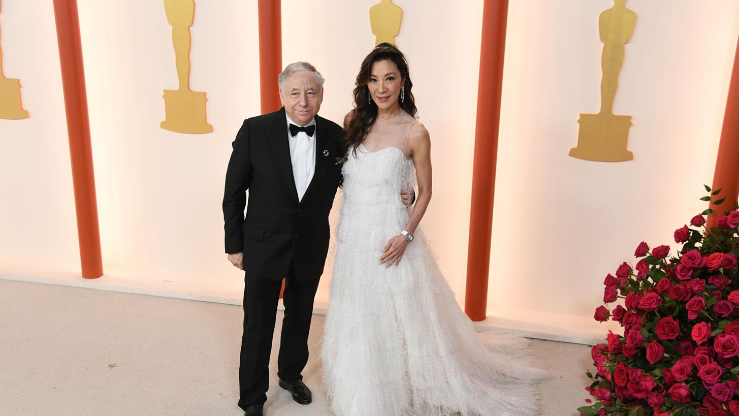 Michelle Yeoh | &#x3A0;&#x3B1;&#x3BD;&#x3C4;&#x3C1;&#x3B5;&#x3CD;&#x3C4;&#x3B7;&#x3BA;&#x3B5; &#x3C4;&#x3BF;&#x3BD; 77&#x3C7;&#x3C1;&#x3BF;&#x3BD;&#x3BF; &#x3C3;&#x3CD;&#x3BD;&#x3C4;&#x3C1;&#x3BF;&#x3C6;&#x3CC; &#x3C4;&#x3B7;&#x3C2;, Jean Todt