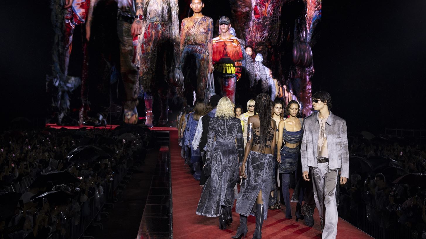 Diesel: &#x394;&#x3B5;&#x3C2; &#x3BF;&#x3BB;&#x3CC;&#x3BA;&#x3BB;&#x3B7;&#x3C1;&#x3B7; &#x3C4;&#x3B7;&#x3BD; &#x3C0;&#x3C1;&#x3BF;&#x3B5;&#x3C4;&#x3BF;&#x3B9;&#x3BC;&#x3B1;&#x3C3;&#x3AF;&#x3B1; &#x3C4;&#x3BF;&#x3C5; show F/W 24 live