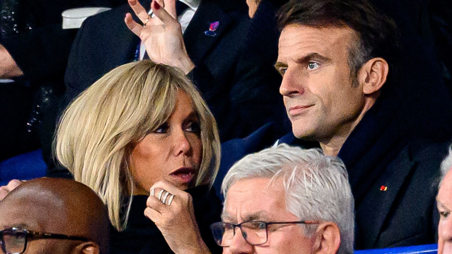 Brigitte Macron | &#x397; &#x3B8;&#x3B5;&#x3C1;&#x3BC;&#x3AE; &#x3C3;&#x3C5;&#x3BD;&#x3AC;&#x3BD;&#x3C4;&#x3B7;&#x3C3;&#x3B7; &#x3BC;&#x3B5; &#x3C4;&#x3B7;&#x3BD; &#x3C0;&#x3C1;&#x3B9;&#x3B3;&#x3BA;&#x3AF;&#x3C0;&#x3B9;&#x3C3;&#x3C3;&#x3B1; Charlene &#x3C3;&#x3C4;&#x3BF; &#x3B3;&#x3AE;&#x3C0;&#x3B5;&#x3B4;&#x3BF;