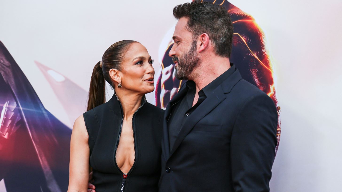 Ben Affleck | &#x397; &#x3C0;&#x3C1;&#x3CE;&#x3C4;&#x3B7; &#x3B4;&#x3B7;&#x3BC;&#x3CC;&#x3C3;&#x3B9;&#x3B1; &#x3B5;&#x3BC;&#x3C6;&#x3AC;&#x3BD;&#x3B9;&#x3C3;&#x3B7; &#x3BC;&#x3B5; &#x3C4;&#x3B7;&#x3BD; Jennifer Lopez &#x3BC;&#x3B5;&#x3C4;&#x3AC; &#x3C4;&#x3BF; viral &#x3C3;&#x3C4;&#x3B9;&#x3B3;&#x3BC;&#x3B9;&#x3CC;&#x3C4;&#x3C5;&#x3C0;&#x3BF; &#x3BC;&#x3B5; &#x3C4;&#x3B7;&#x3BD; &#x3C0;&#x3C1;&#x3CE;&#x3B7;&#x3BD; &#x3C3;&#x3CD;&#x3B6;&#x3C5;&#x3B3;&#x3CC; &#x3C4;&#x3BF;&#x3C5;