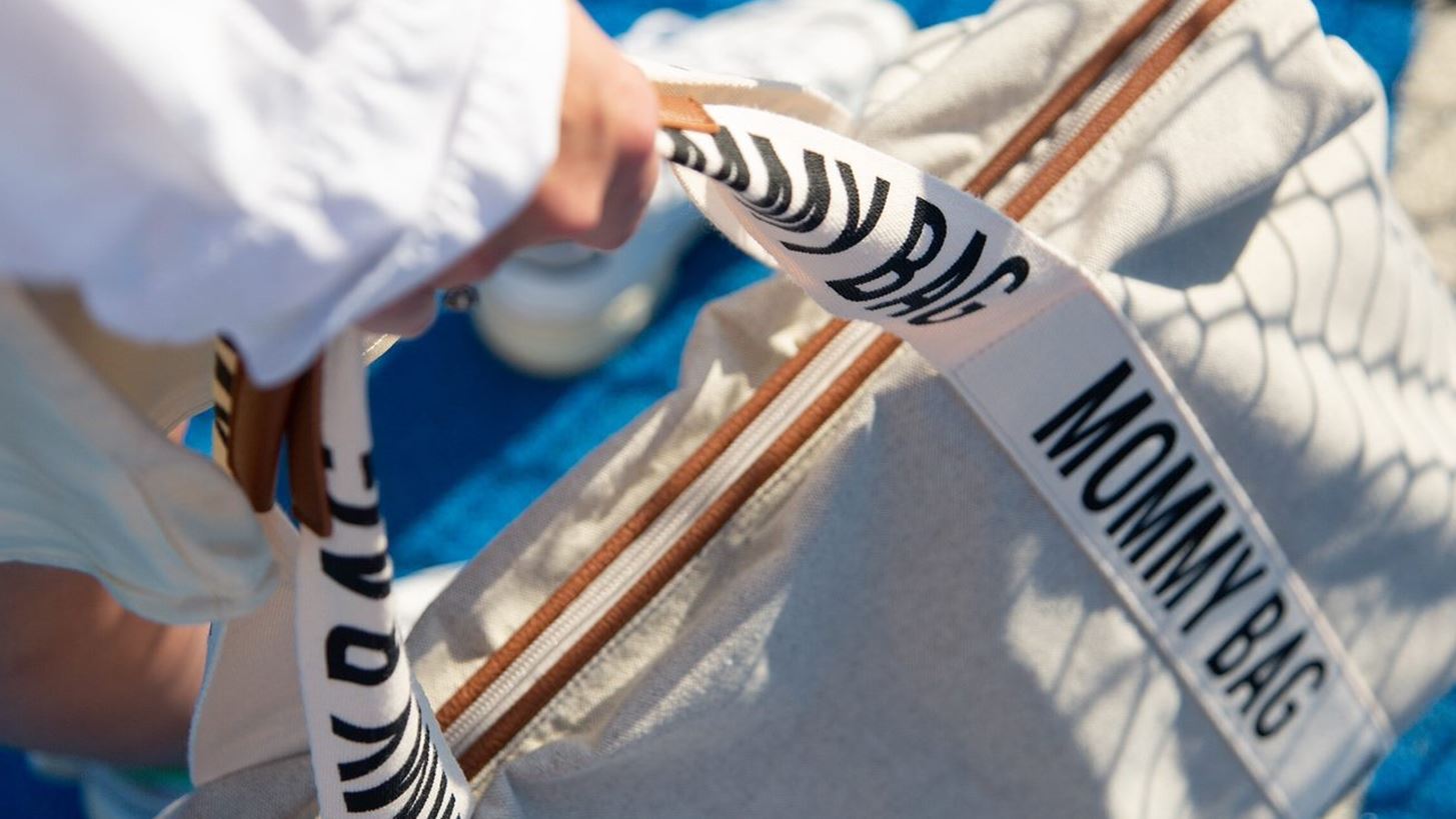 &#x39A;&#x3B1;&#x3B9;&#x3C1;&#x3CC;&#x3C2; &#x3B3;&#x3B9;&#x3B1; &#x3B1;&#x3C0;&#x3BF;&#x3B4;&#x3C1;&#x3AC;&#x3C3;&#x3B5;&#x3B9;&#x3C2; &#x3BC;&#x3B5; &#x3C4;&#x3BF; &#x3BC;&#x3C9;&#x3C1;&#x3CC; &#x3BC;&#x3B1;&#x3C2;, &#x3BC;&#x3B5; &#x3BC;&#x3B9;&#x3B1; Mommy (&#x3B1;&#x3BB;&#x3BB;&#x3AC; &#x3BA;&#x3B1;&#x3B9; Daddy!) bag