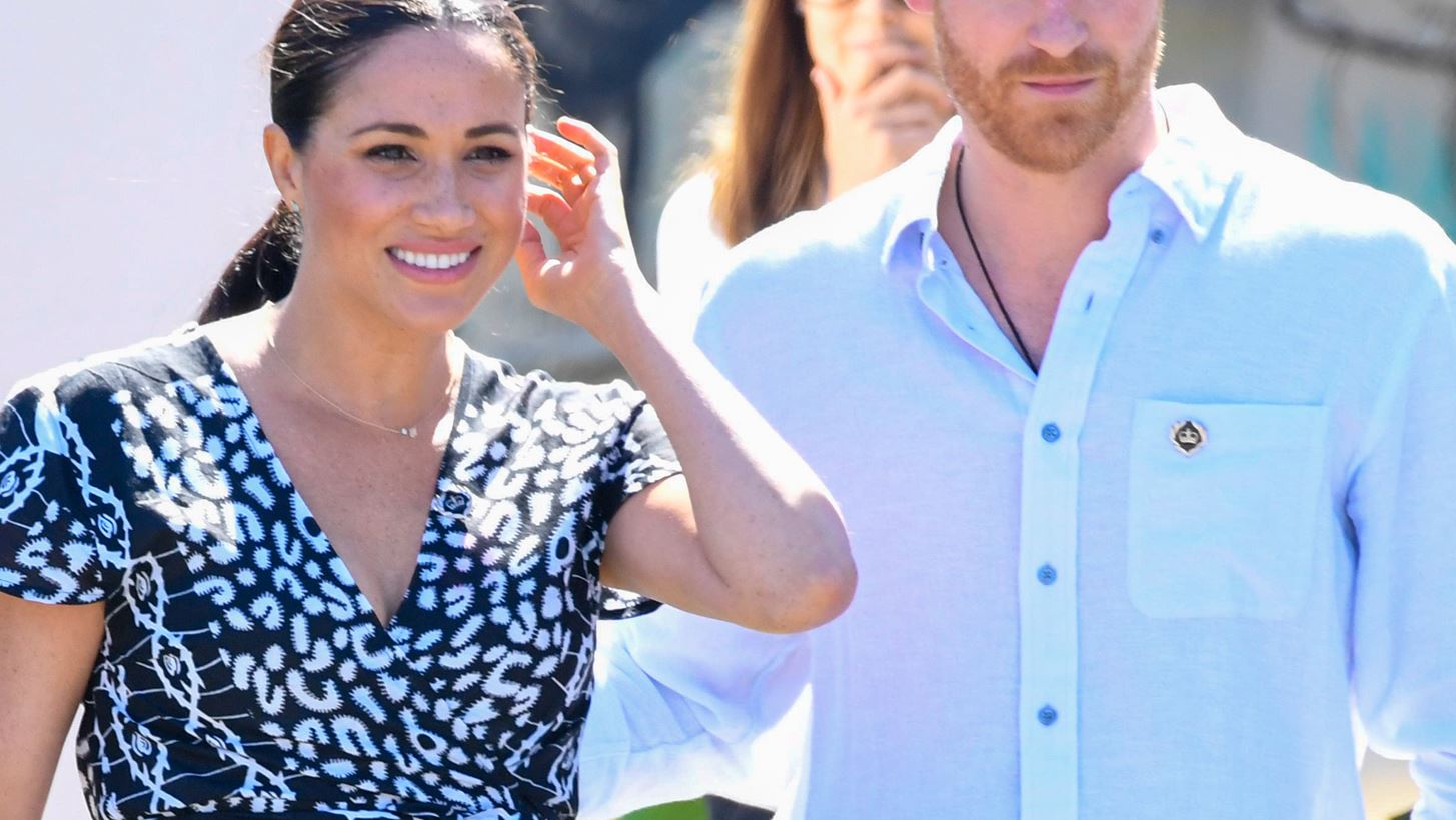 &#x39F; &#x3C0;&#x3C1;&#x3AF;&#x3B3;&#x3BA;&#x3B9;&#x3C0;&#x3B1;&#x3C2; Harry &#x3BA;&#x3B1;&#x3B9; &#x3B7; Meghan Markle &#x3B1;&#x3C0;&#x3BF;&#x3C7;&#x3C9;&#x3C1;&#x3AF;&#x3B6;&#x3BF;&#x3BD;&#x3C4;&#x3B1;&#x3B9; &#x3C4;&#x3BF;&#x3C5;&#x3C2; &#x3C4;&#x3AF;&#x3C4;&#x3BB;&#x3BF;&#x3C5;&#x3C2; &#x3C4;&#x3BF;&#x3C5;&#x3C2;