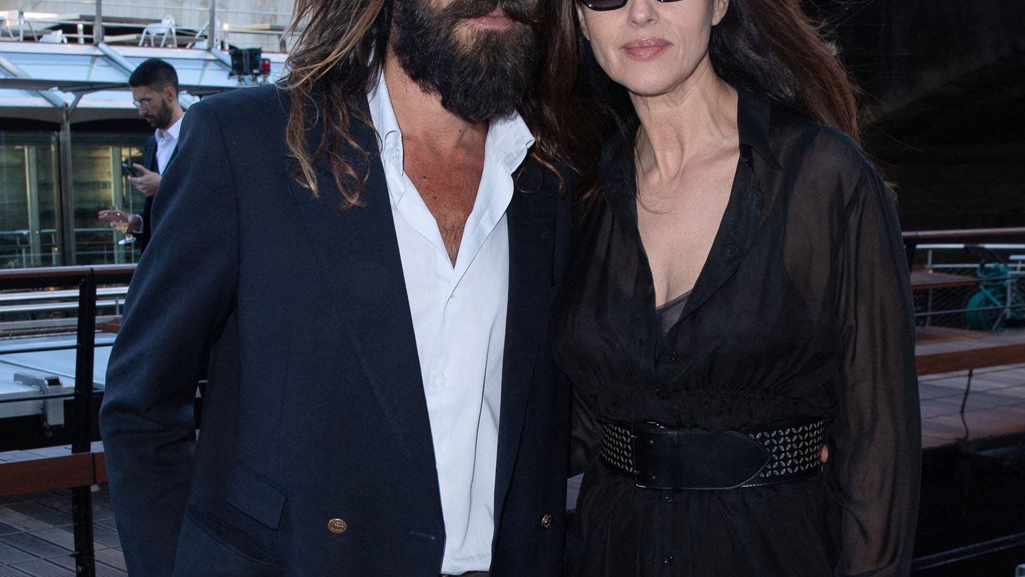 &#x397; Monica Bellucci &#x3BA;&#x3B1;&#x3B9; &#x3BF; Nicolas Lefebvre &#x3C7;&#x3CE;&#x3C1;&#x3B9;&#x3C3;&#x3B1;&#x3BD;