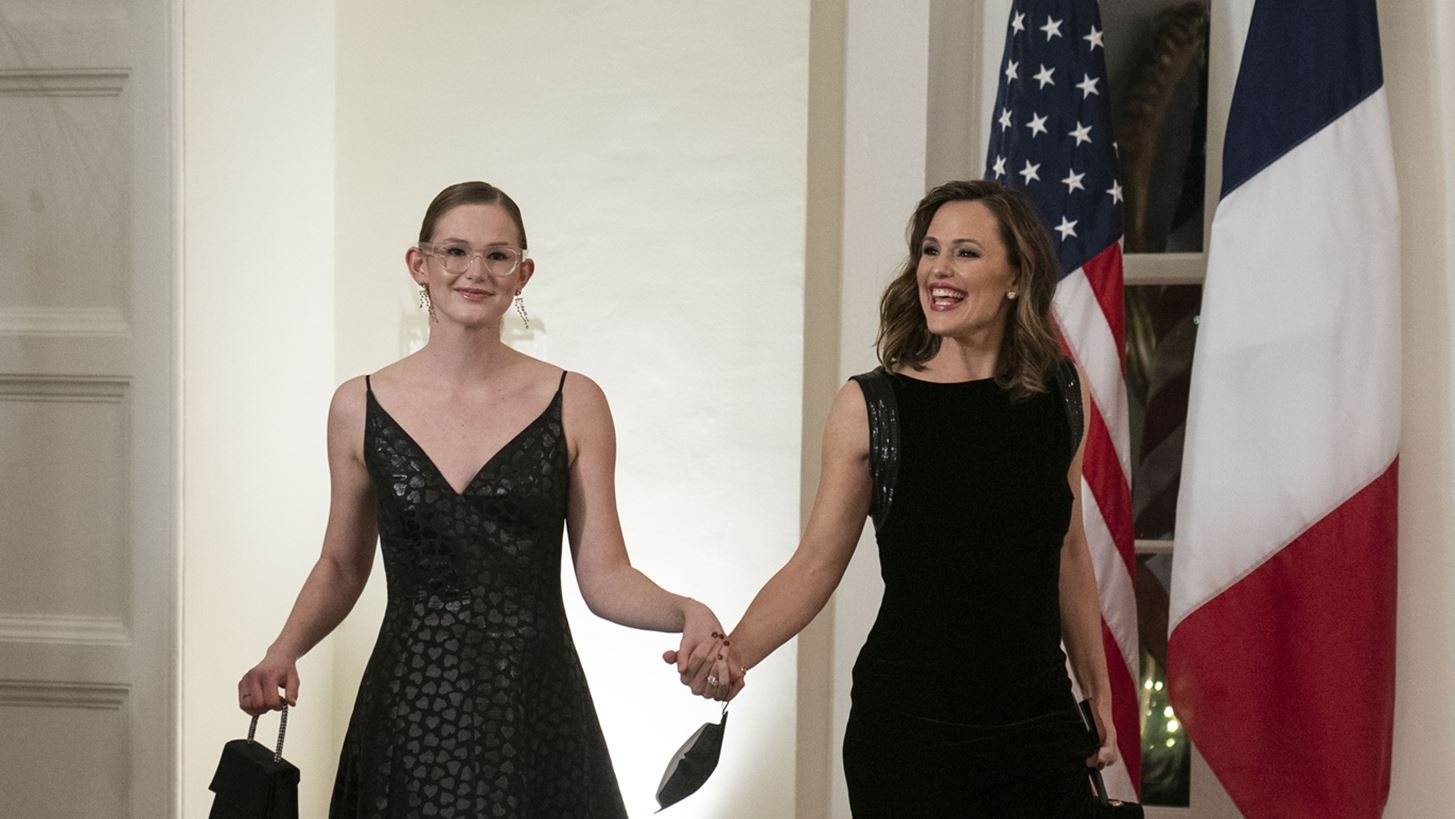 Jennifer Garner | &#x393;&#x3B9;&#x3B1;&#x3C4;&#x3AF; &#x3B1;&#x3C0;&#x3B1;&#x3B3;&#x3BF;&#x3C1;&#x3B5;&#x3CD;&#x3B5;&#x3B9; &#x3C3;&#x3C4;&#x3B1; &#x3C0;&#x3B1;&#x3B9;&#x3B4;&#x3B9;&#x3AC; &#x3C4;&#x3B7;&#x3C2; &#x3BD;&#x3B1; &#x3AD;&#x3C7;&#x3BF;&#x3C5;&#x3BD; &#x3BB;&#x3BF;&#x3B3;&#x3B1;&#x3C1;&#x3B9;&#x3B1;&#x3C3;&#x3BC;&#x3BF;&#x3CD;&#x3C2; &#x3C3;&#x3C4;&#x3B1; social media