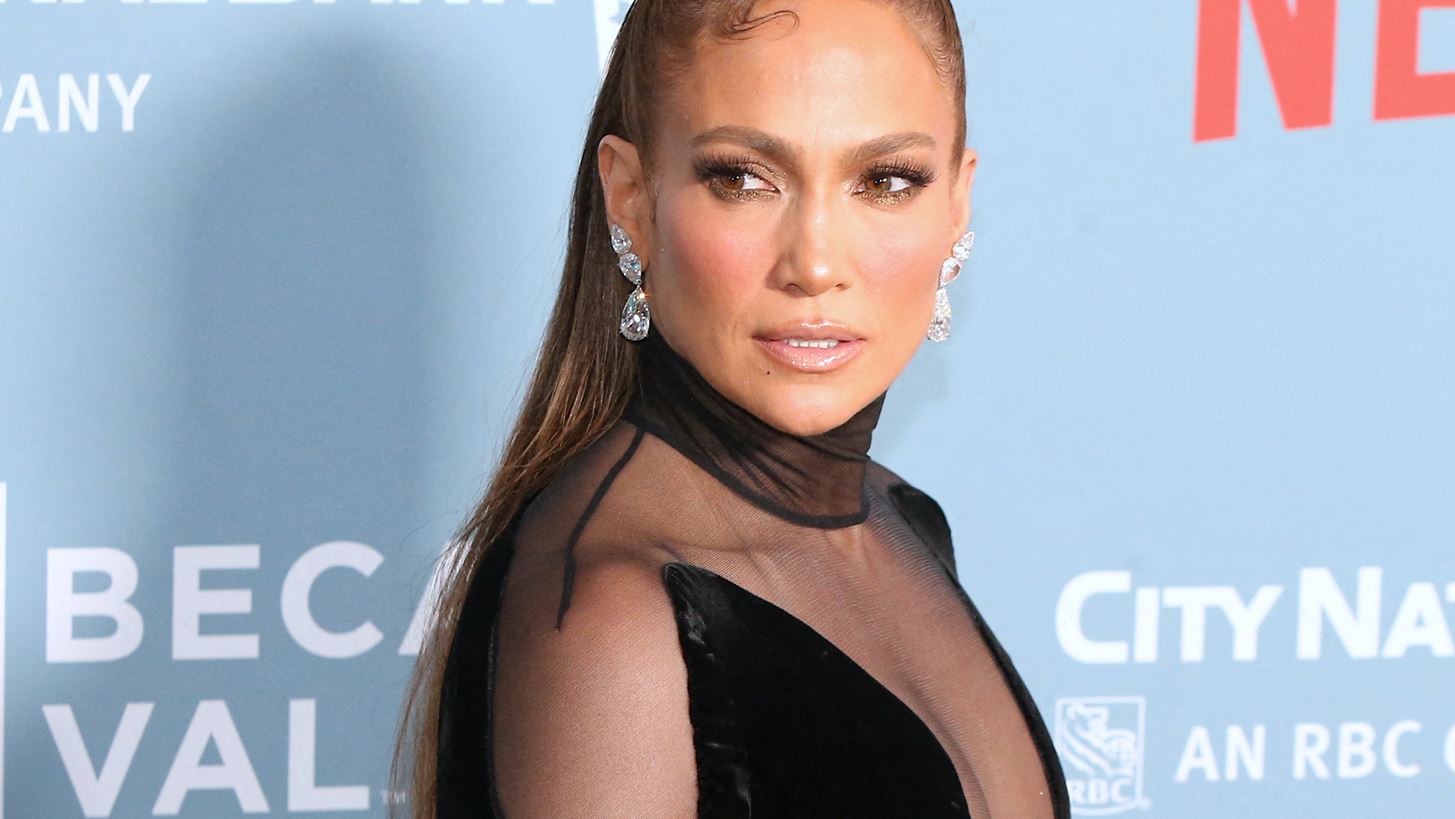 Jennifer Lopez | &#x397; &#x3C6;&#x3C9;&#x3C4;&#x3BF;&#x3B3;&#x3C1;&#x3B1;&#x3C6;&#x3AF;&#x3B1; &#x3C4;&#x3BF;&#x3C5; Ben Affleck &#x3B1;&#x3B3;&#x3BA;&#x3B1;&#x3BB;&#x3B9;&#x3AC; &#x3BC;&#x3B5; &#x3C4;&#x3BF;&#x3BD; &#x3B3;&#x3B9;&#x3BF; &#x3C4;&#x3B7;&#x3C2;, Max