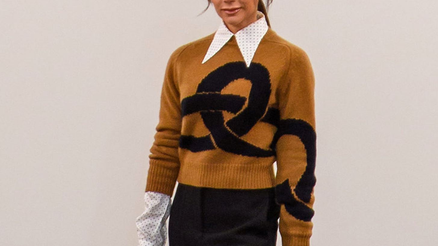 &#x397; Victoria Beckham &#x3B1;&#x3C0;&#x3BF;&#x3BA;&#x3AC;&#x3BB;&#x3C5;&#x3C8;&#x3B5; &#x3C4;&#x3BF; &#x3C0;&#x3B9;&#x3BF; &#x3C0;&#x3B5;&#x3C1;&#x3AF;&#x3B5;&#x3C1;&#x3B3;&#x3BF; &#x3C0;&#x3C1;&#x3AC;&#x3B3;&#x3BC;&#x3B1; &#x3C0;&#x3BF;&#x3C5; &#x3C3;&#x3C5;&#x3BD;&#x3AD;&#x3B2;&#x3B7; &#x3C0;&#x3BF;&#x3C4;&#x3AD; &#x3C3;&#x3B5; show