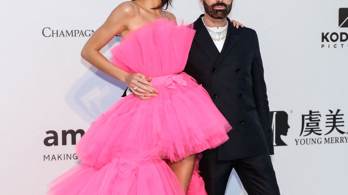 Giambattista Valli x H&amp;M: &#x3A4;&#x3B9; &#x3BD;&#x3B1; &#x3C0;&#x3B5;&#x3C1;&#x3B9;&#x3BC;&#x3AD;&#x3BD;&#x3BF;&#x3C5;&#x3BC;&#x3B5; &#x3B1;&#x3C0;&#x3CC; &#x3C4;&#x3B7; &#x3BD;&#x3AD;&#x3B1; &#x3BC;&#x3B5;&#x3B3;&#x3AC;&#x3BB;&#x3B7; fashion &#x3C3;&#x3C5;&#x3BD;&#x3B5;&#x3C1;&#x3B3;&#x3B1;&#x3C3;&#x3AF;&#x3B1;
