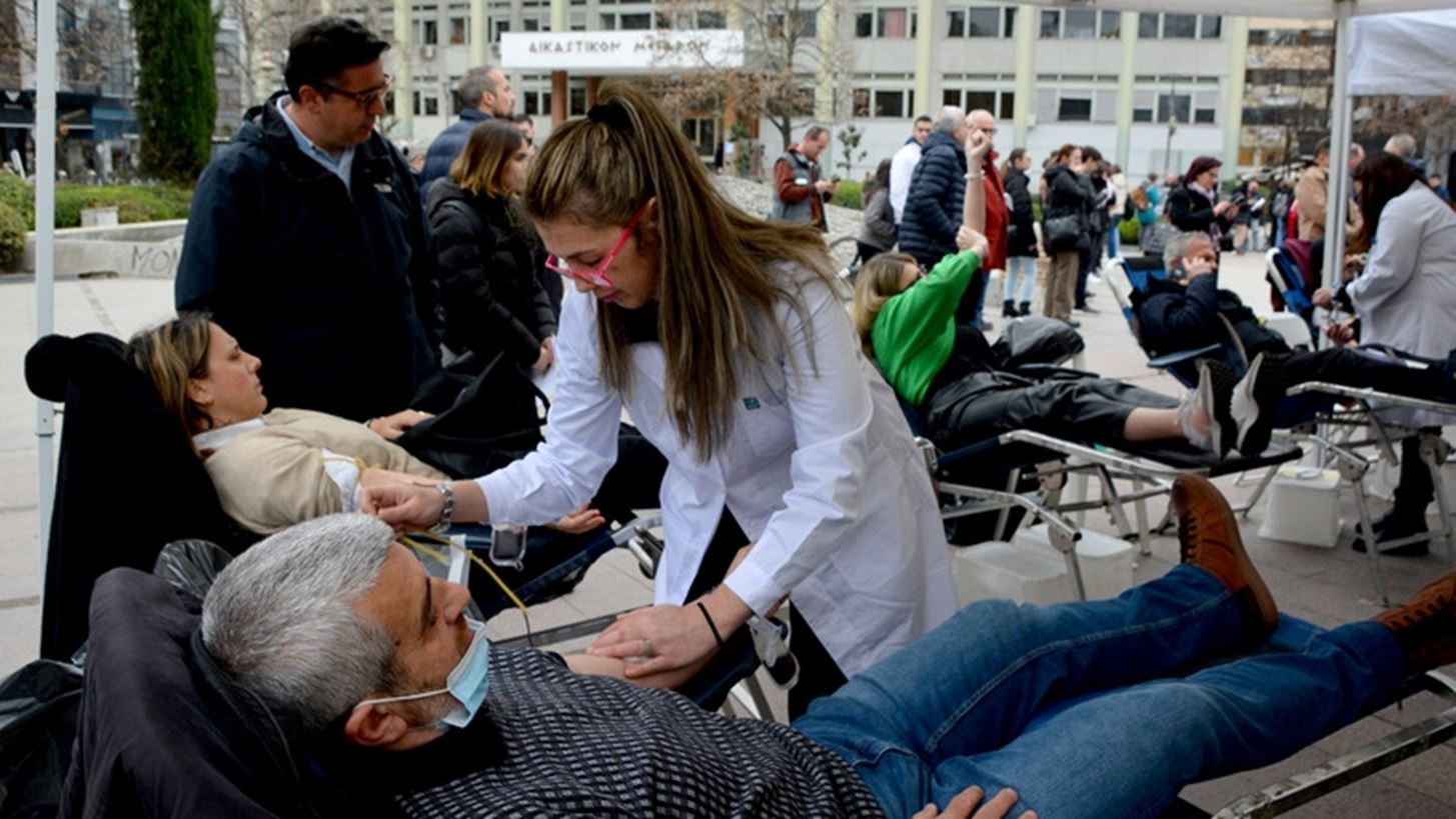 &#x3A3;&#x3CD;&#x3B3;&#x3BA;&#x3C1;&#x3BF;&#x3C5;&#x3C3;&#x3B7; &#x3C4;&#x3C1;&#x3AD;&#x3BD;&#x3C9;&#x3BD; &#x3C3;&#x3C4;&#x3B1; &#x3A4;&#x3AD;&#x3BC;&#x3C0;&#x3B7;: &#x388;&#x3BA;&#x3C4;&#x3B1;&#x3BA;&#x3C4;&#x3B7; &#x3B1;&#x3B9;&#x3BC;&#x3BF;&#x3B4;&#x3BF;&#x3C3;&#x3AF;&#x3B1; &#x3B1;&#x3C0;&#x3CC; &#x3C4;&#x3BF;&#x3BD; &#x394;&#x3AE;&#x3BC;&#x3BF; &#x391;&#x3B8;&#x3B7;&#x3BD;&#x3B1;&#x3AF;&#x3C9;&#x3BD; &#x3C3;&#x3AE;&#x3BC;&#x3B5;&#x3C1;&#x3B1; &#x3BA;&#x3B1;&#x3B9; &#x3B1;&#x3CD;&#x3C1;&#x3B9;&#x3BF;
