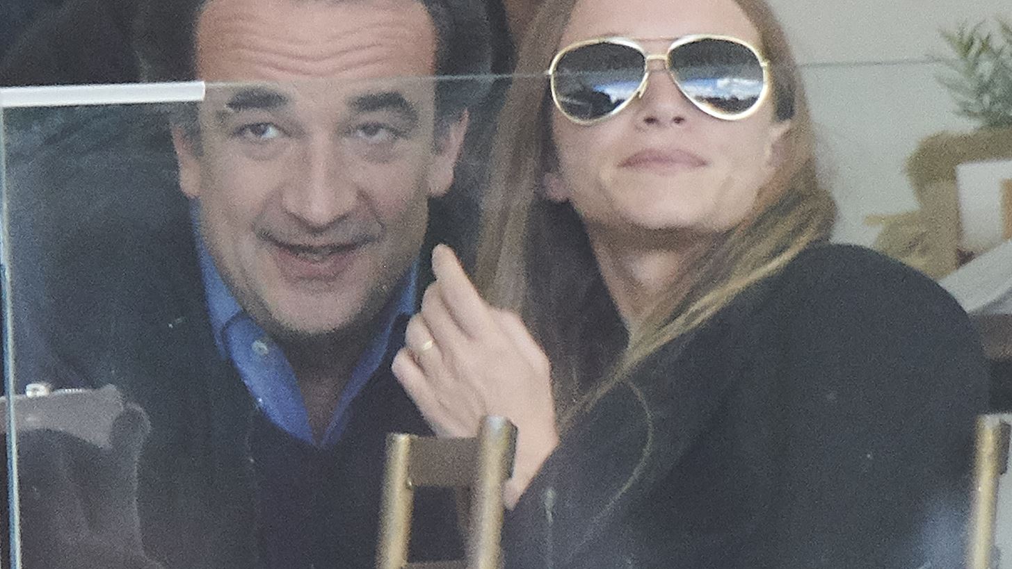 Mary- Kate Olsen- Olivier Sarkozy: &#x3A7;&#x3C9;&#x3C1;&#x3AF;&#x3B6;&#x3BF;&#x3C5;&#x3BD; &#x3BC;&#x3B5;&#x3C4;&#x3AC; &#x3B1;&#x3C0;&#x3CC; 5 &#x3C7;&#x3C1;&#x3CC;&#x3BD;&#x3B9;&#x3B1; &#x3B3;&#x3AC;&#x3BC;&#x3BF;&#x3C5;