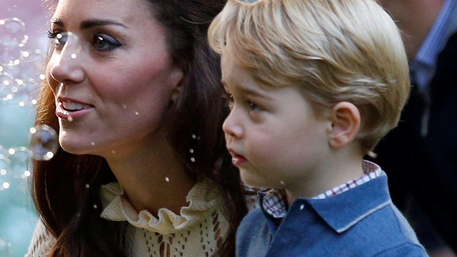 Η Kate Middleton φωτογραφίζει τον πρίγκιπα George για τα γενέθλιά του