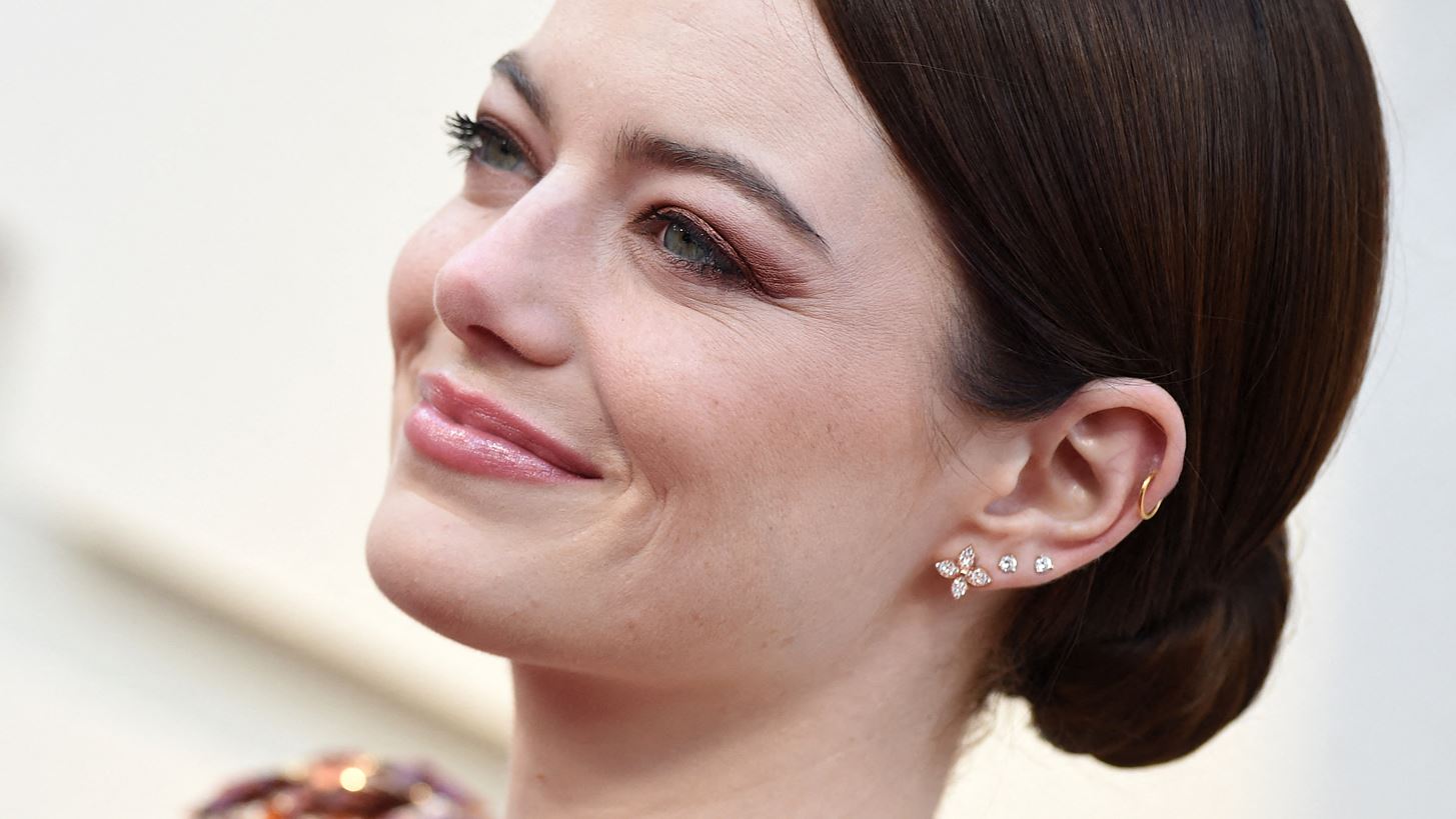 Emma Stone | &#x388;&#x3C1;&#x3C7;&#x3B5;&#x3C4;&#x3B1;&#x3B9; &#x3C3;&#x3C4;&#x3B7;&#x3BD; &#x395;&#x3BB;&#x3BB;&#x3AC;&#x3B4;&#x3B1; &#x3B3;&#x3B9;&#x3B1; &#x3C4;&#x3B7; &#x3BD;&#x3AD;&#x3B1; &#x3C4;&#x3B1;&#x3B9;&#x3BD;&#x3AF;&#x3B1; &#x3C4;&#x3BF;&#x3C5; &#x393;&#x3B9;&#x3CE;&#x3C1;&#x3B3;&#x3BF;&#x3C5; &#x39B;&#x3AC;&#x3BD;&#x3B8;&#x3B9;&#x3BC;&#x3BF;&#x3C5;